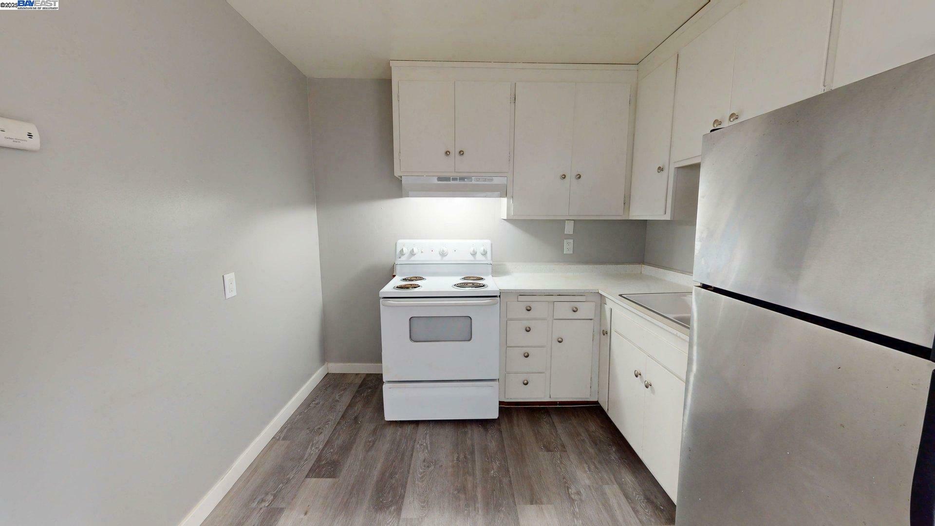 1648 Russell St, Berkeley, California 94703, ,Residential Income,For Sale,1648 Russell St,41106347
