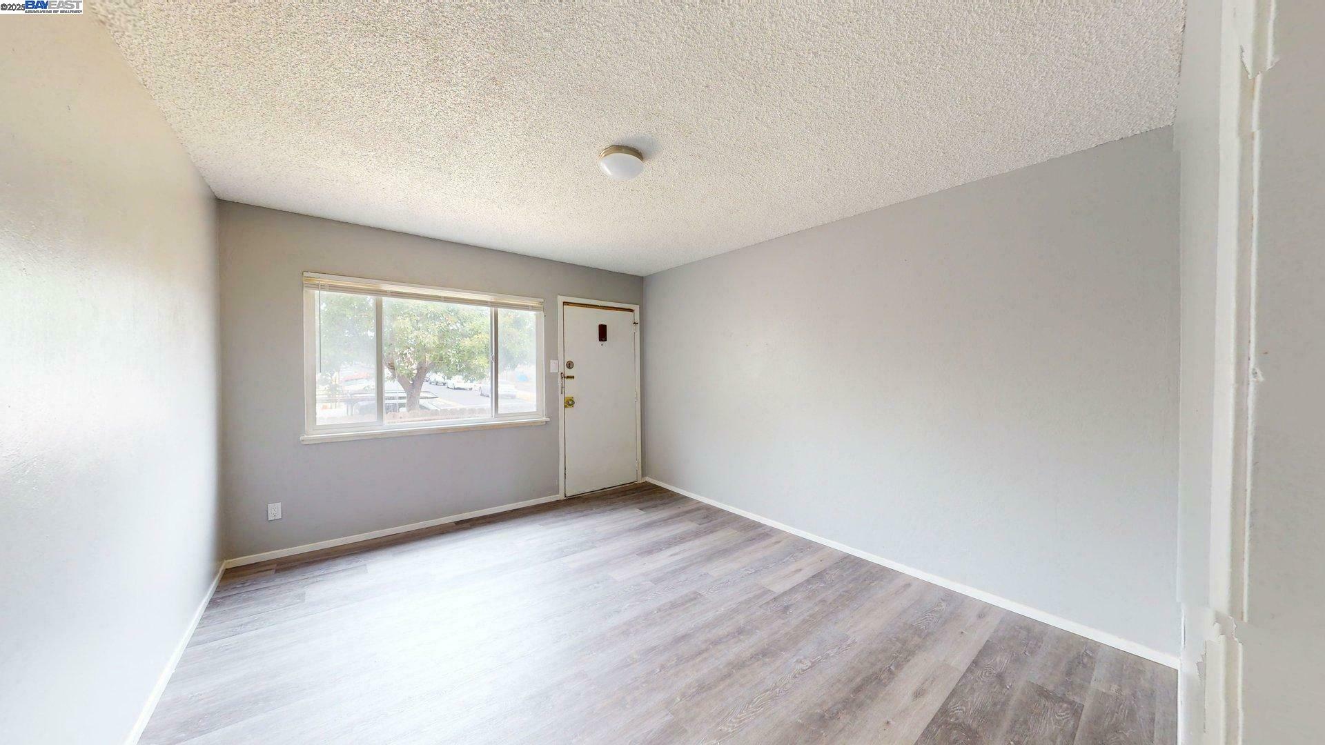 1648 Russell St, Berkeley, California 94703, ,Residential Income,For Sale,1648 Russell St,41106347