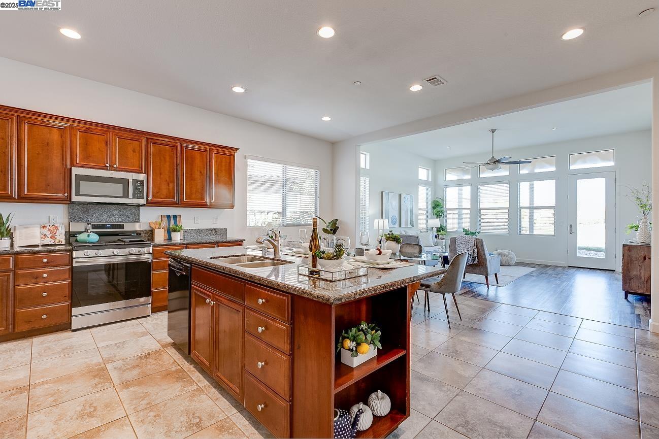 Detail Gallery Image 21 of 59 For 1440 Riva Trigoso Dr, Manteca,  CA 95337 - 4 Beds | 2/1 Baths