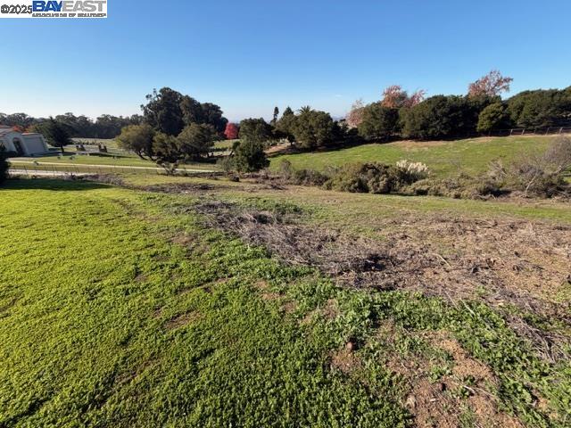 Detail Gallery Image 2 of 6 For Fairview Ave, Hayward,  CA 94542 - – Beds | – Baths