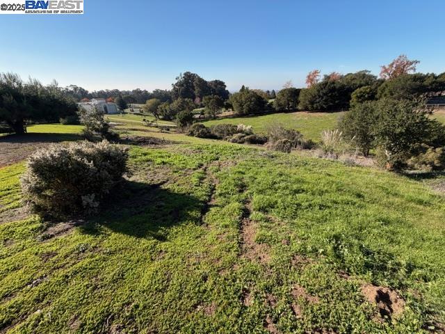 Detail Gallery Image 5 of 6 For Fairview Ave, Hayward,  CA 94542 - – Beds | – Baths