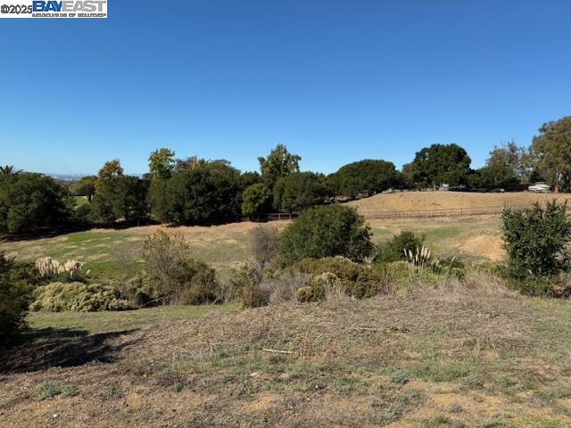 Detail Gallery Image 6 of 6 For Fairview Ave, Hayward,  CA 94542 - – Beds | – Baths