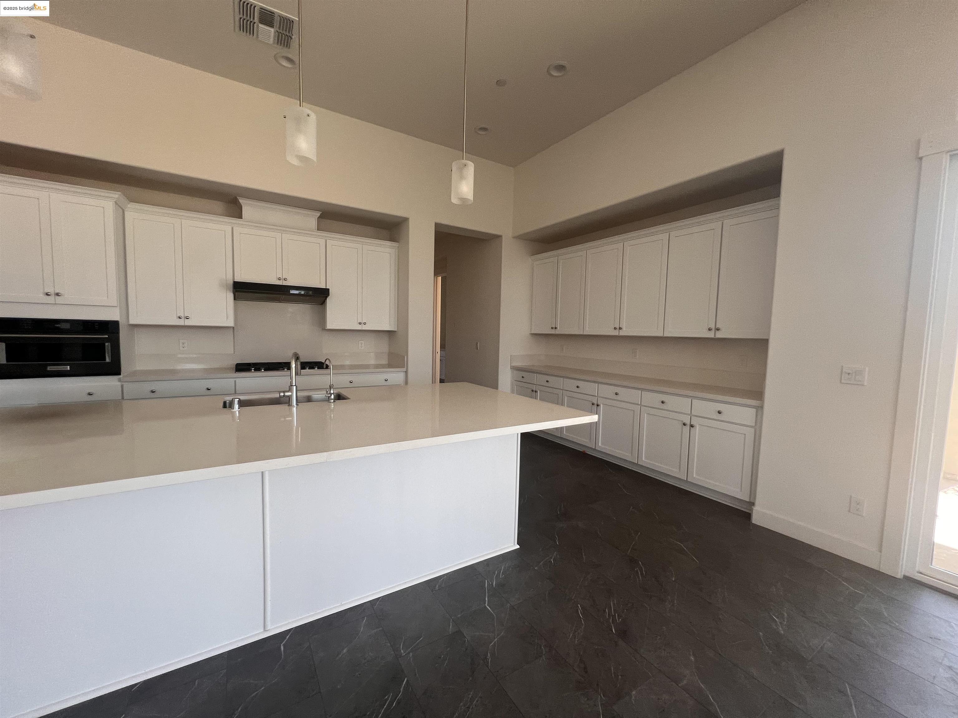 Detail Gallery Image 12 of 32 For 2540 Fairbanks Ranch Rd, Turlock,  CA 95382 - 4 Beds | 4/1 Baths