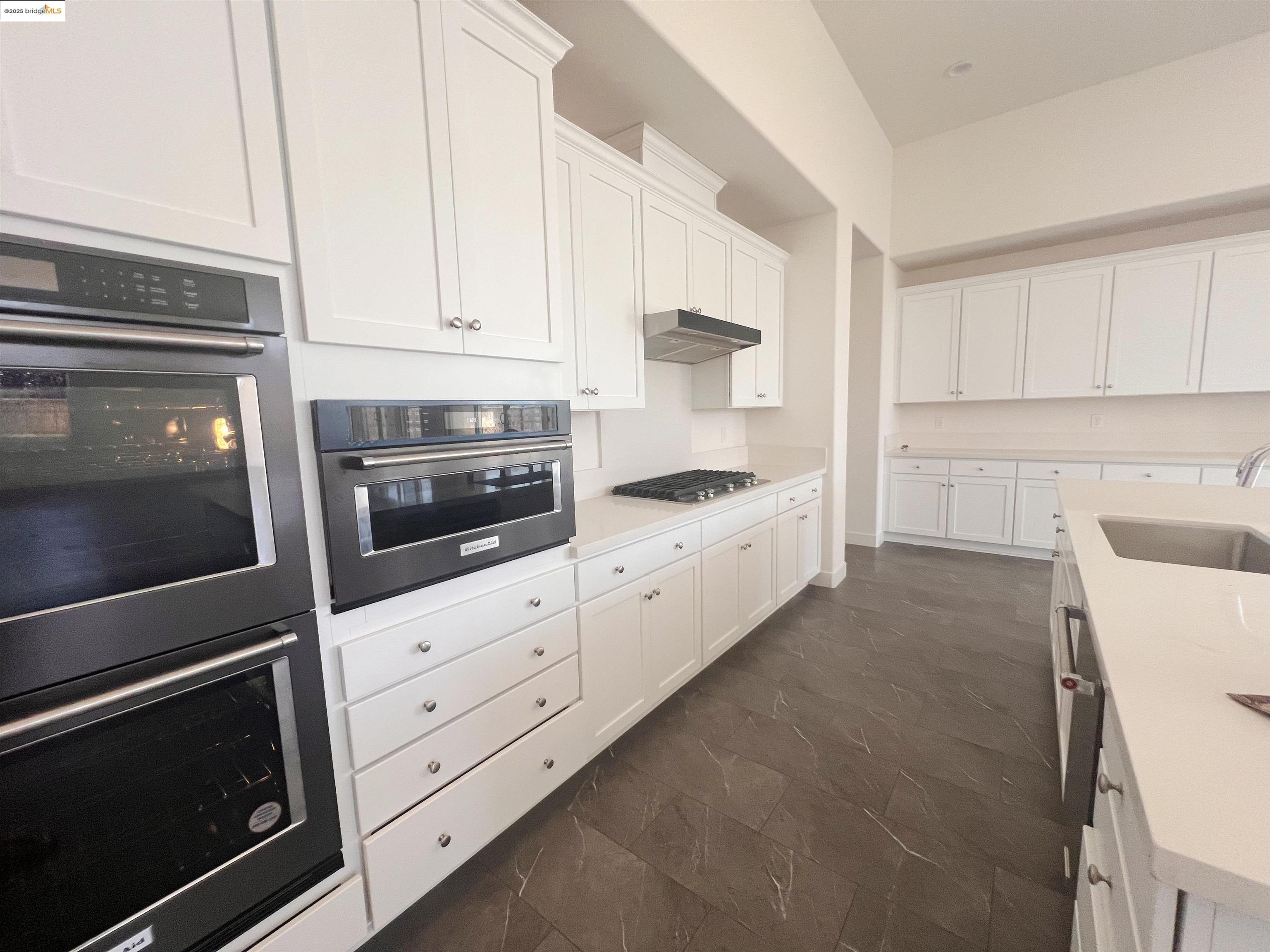 Detail Gallery Image 15 of 32 For 2540 Fairbanks Ranch Rd, Turlock,  CA 95382 - 4 Beds | 4/1 Baths