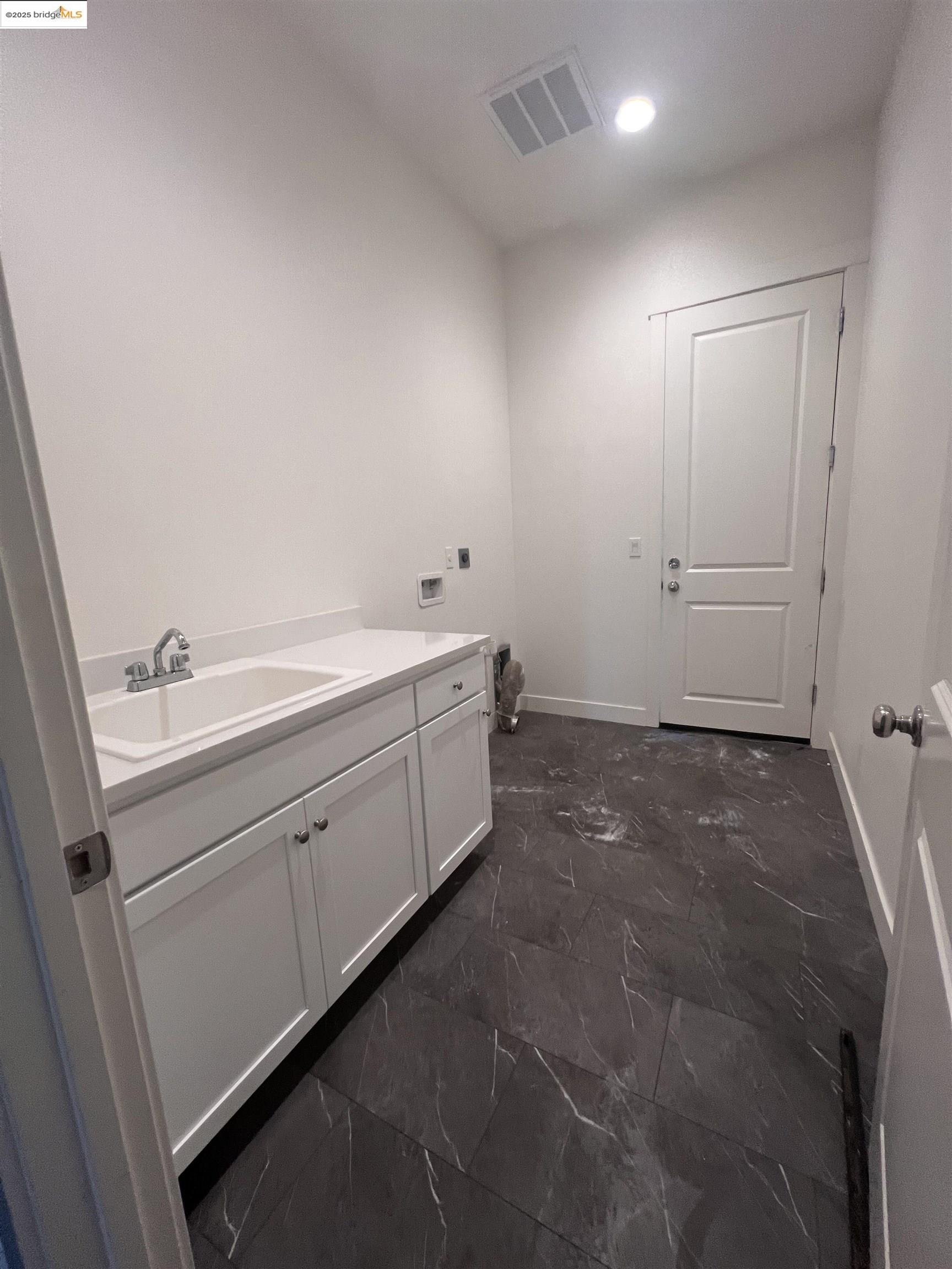Detail Gallery Image 18 of 32 For 2540 Fairbanks Ranch Rd, Turlock,  CA 95382 - 4 Beds | 4/1 Baths