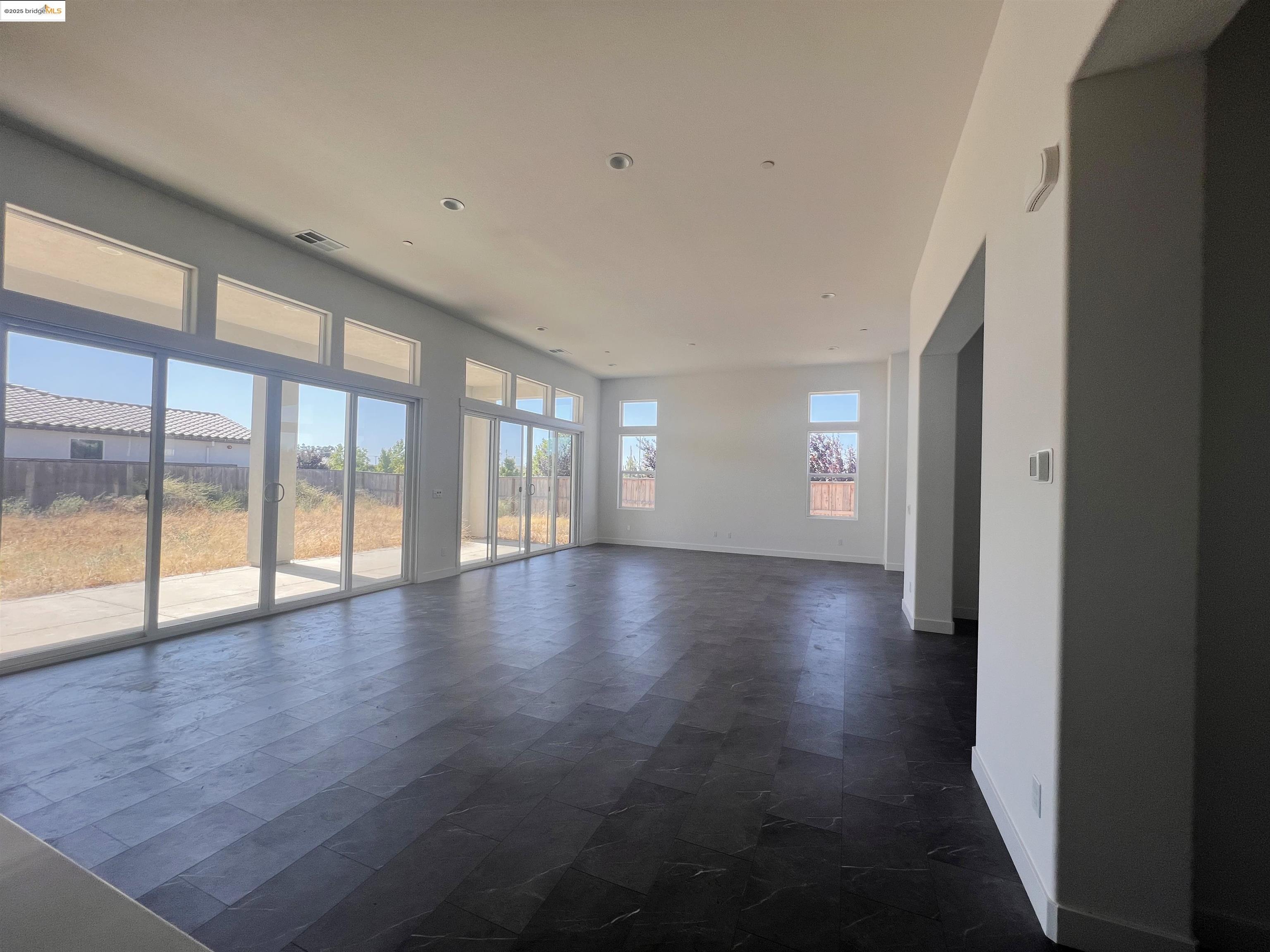 Detail Gallery Image 5 of 32 For 2540 Fairbanks Ranch Rd, Turlock,  CA 95382 - 4 Beds | 4/1 Baths