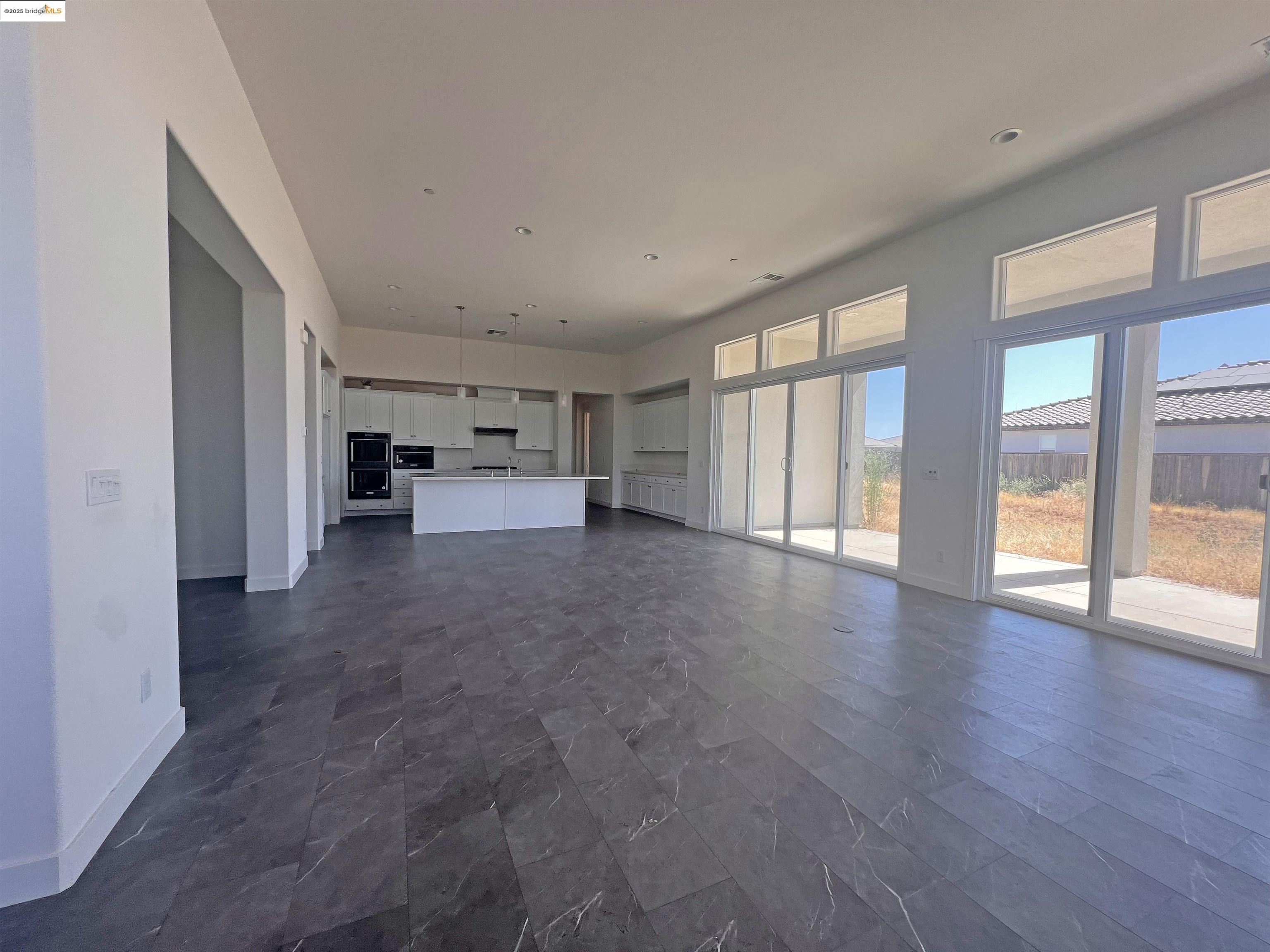Detail Gallery Image 9 of 32 For 2540 Fairbanks Ranch Rd, Turlock,  CA 95382 - 4 Beds | 4/1 Baths