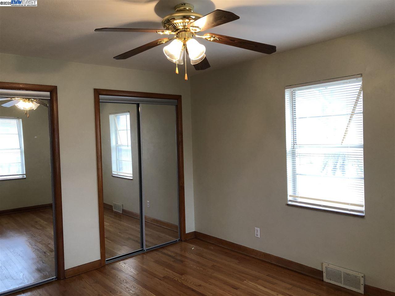 Detail Gallery Image 7 of 16 For 3928 Weber Rd, Brentwood,  MO 63123 - 4 Beds | 2/1 Baths
