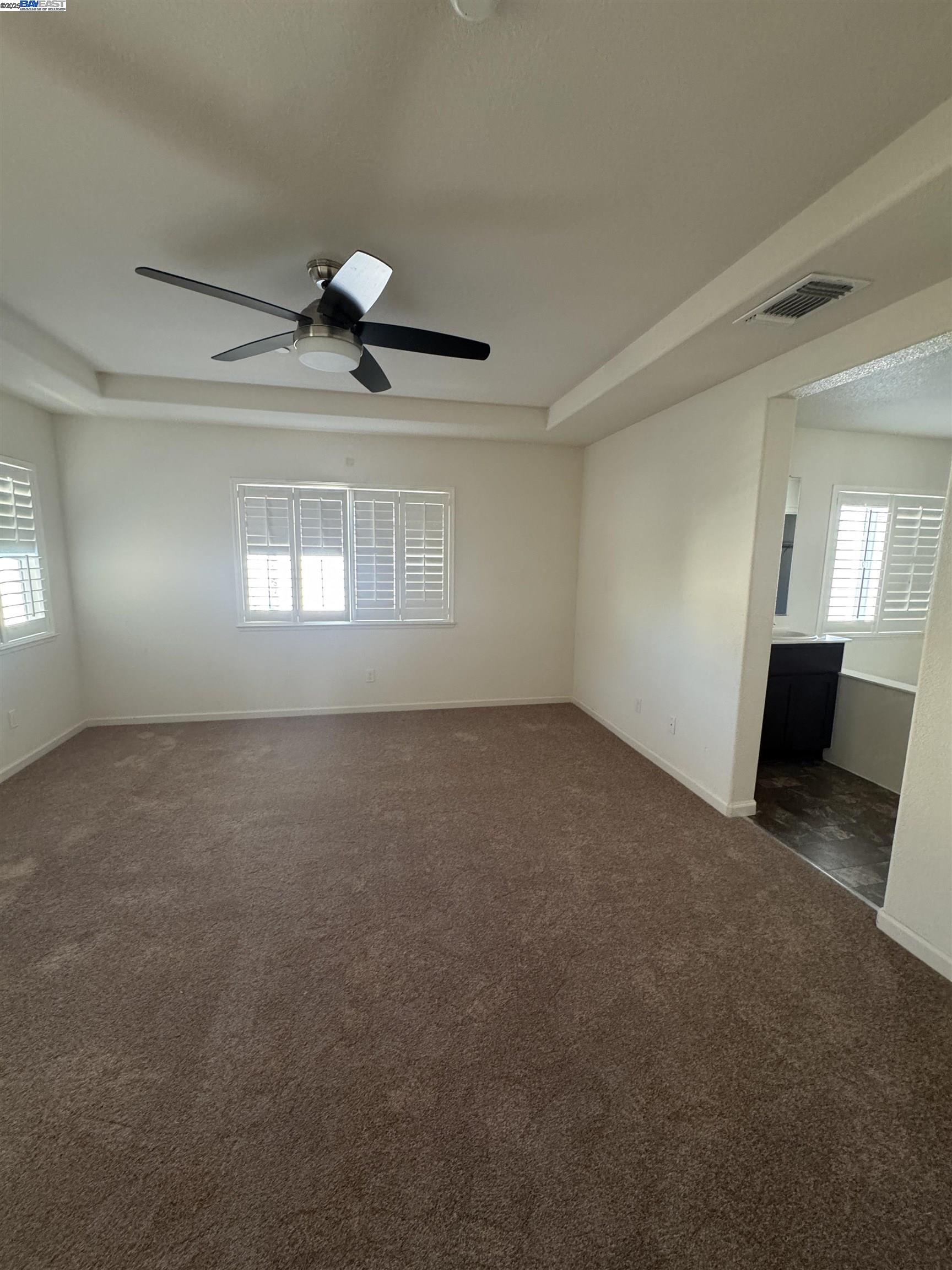 Detail Gallery Image 8 of 12 For 5342 Gramercy Circle, Fairfield,  CA 94533 - 4 Beds | 3/1 Baths