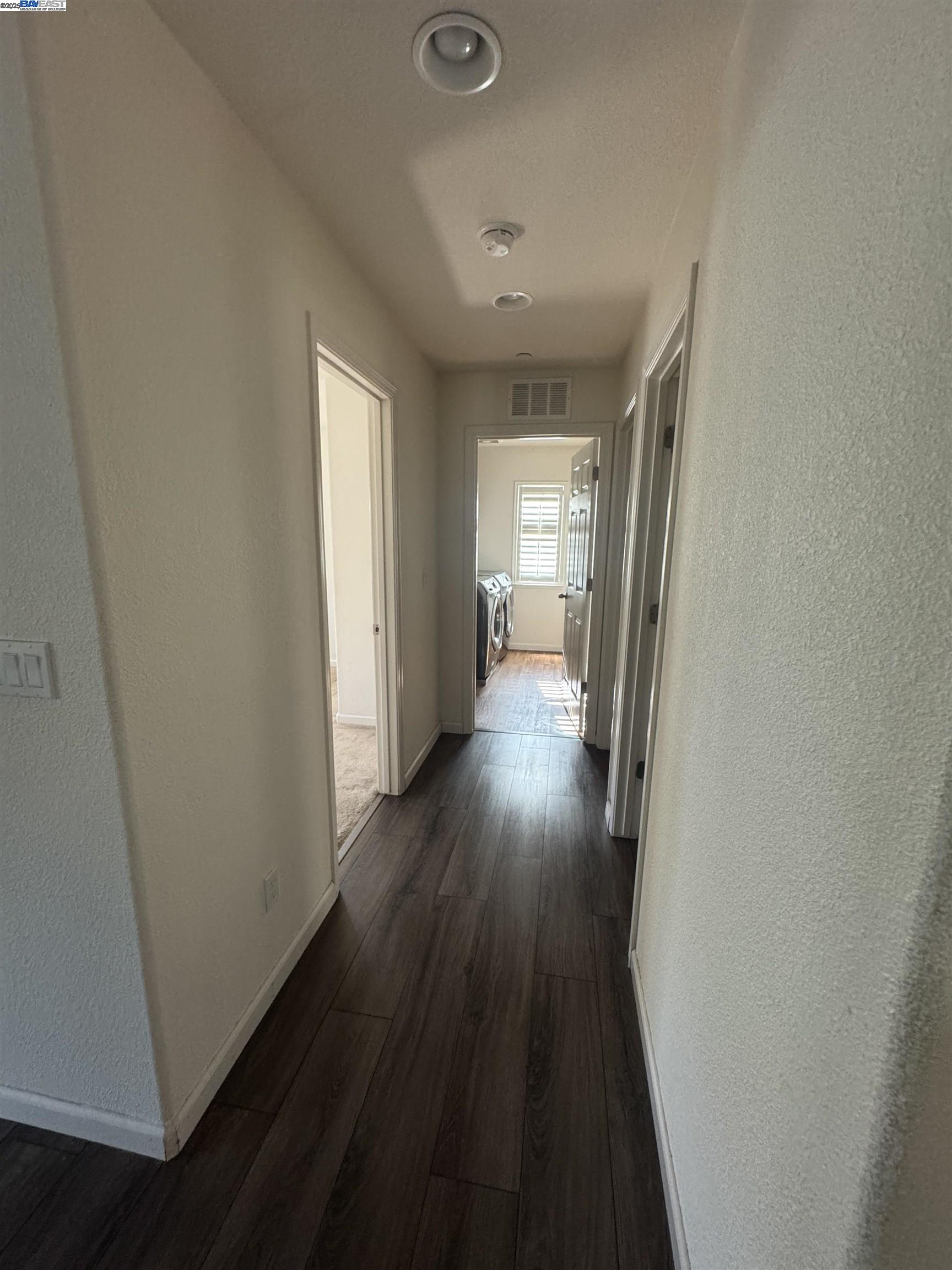 Detail Gallery Image 10 of 12 For 5342 Gramercy Circle, Fairfield,  CA 94533 - 4 Beds | 3/1 Baths