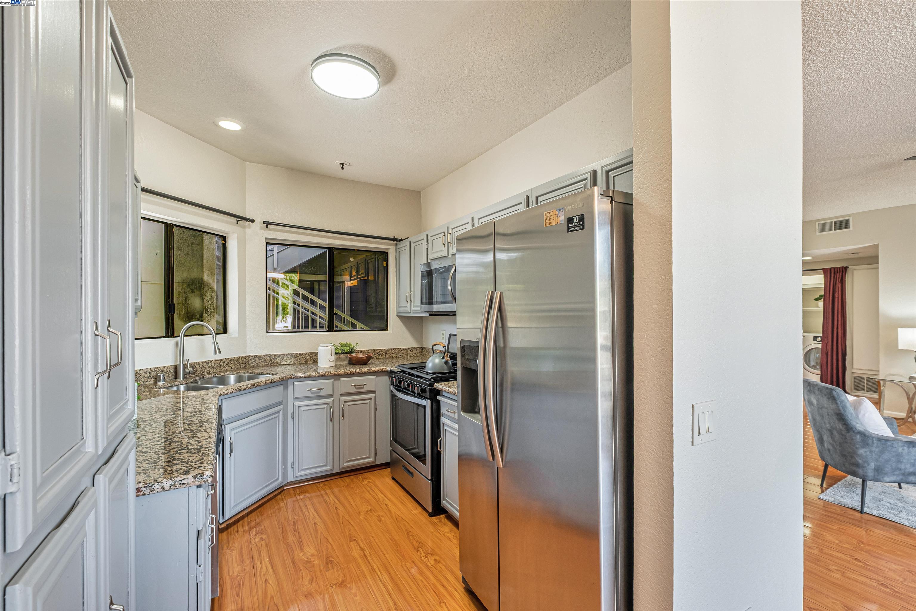Photo #6: 41106365 Listing 