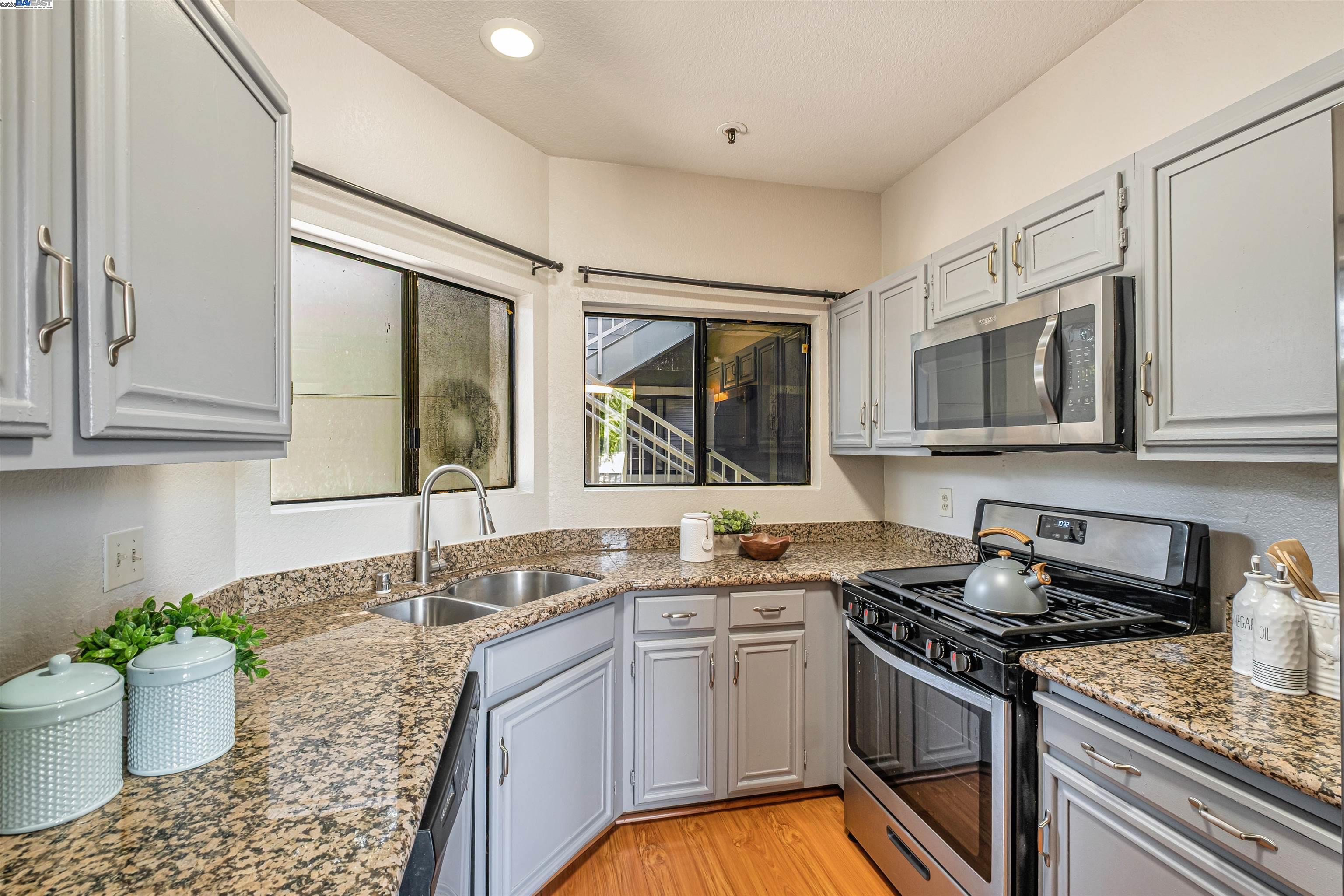 Photo #8: 41106365 Listing: Photo #8