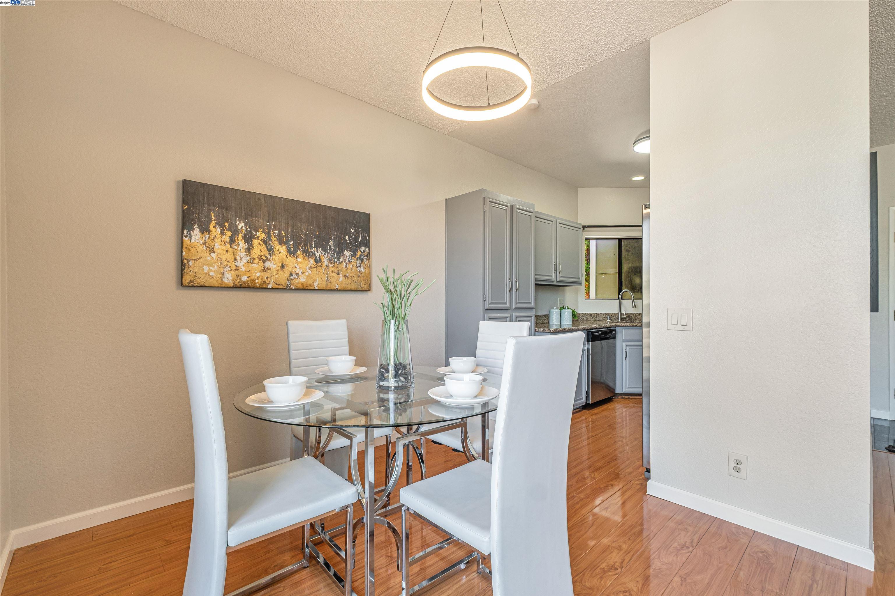 Photo #9: 41106365 Listing: Photo #9