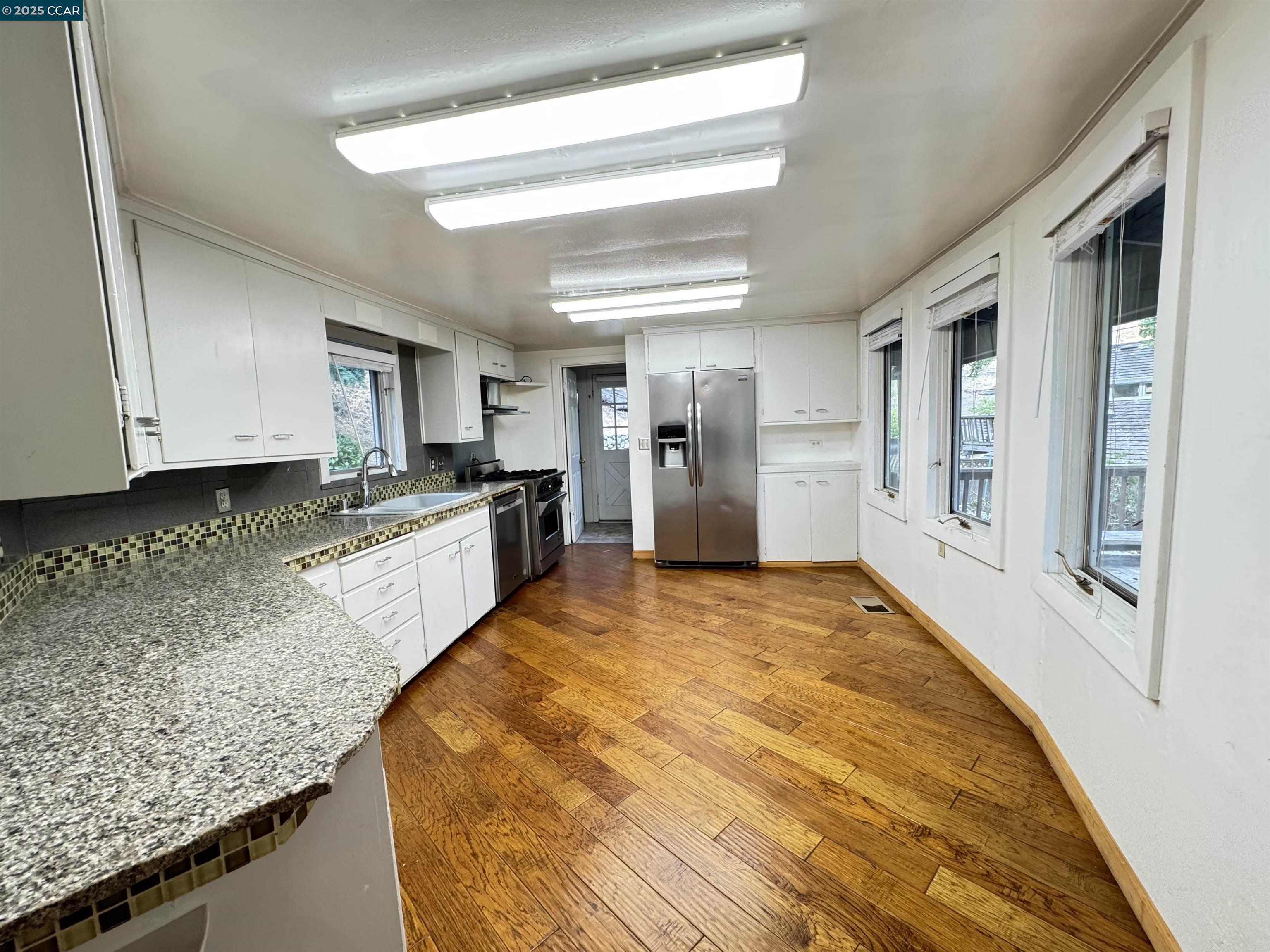 Detail Gallery Image 4 of 23 For 1139 Sierra Vista Way, Lafayette,  CA 94549 - 4 Beds | 3 Baths
