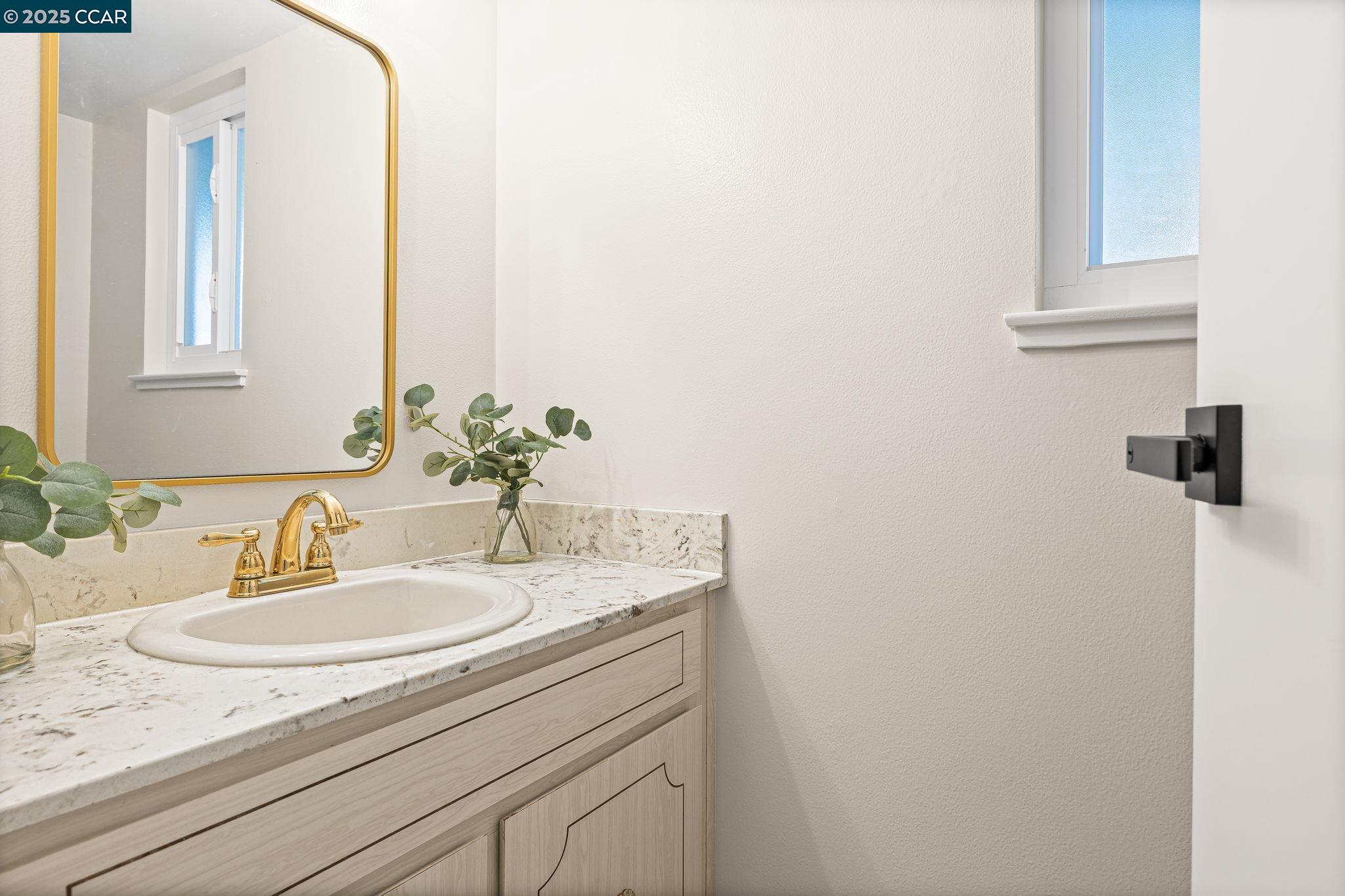Detail Gallery Image 11 of 29 For 2325 Lariat Ln, Walnut Creek,  CA 94596 - 5 Beds | 3/1 Baths