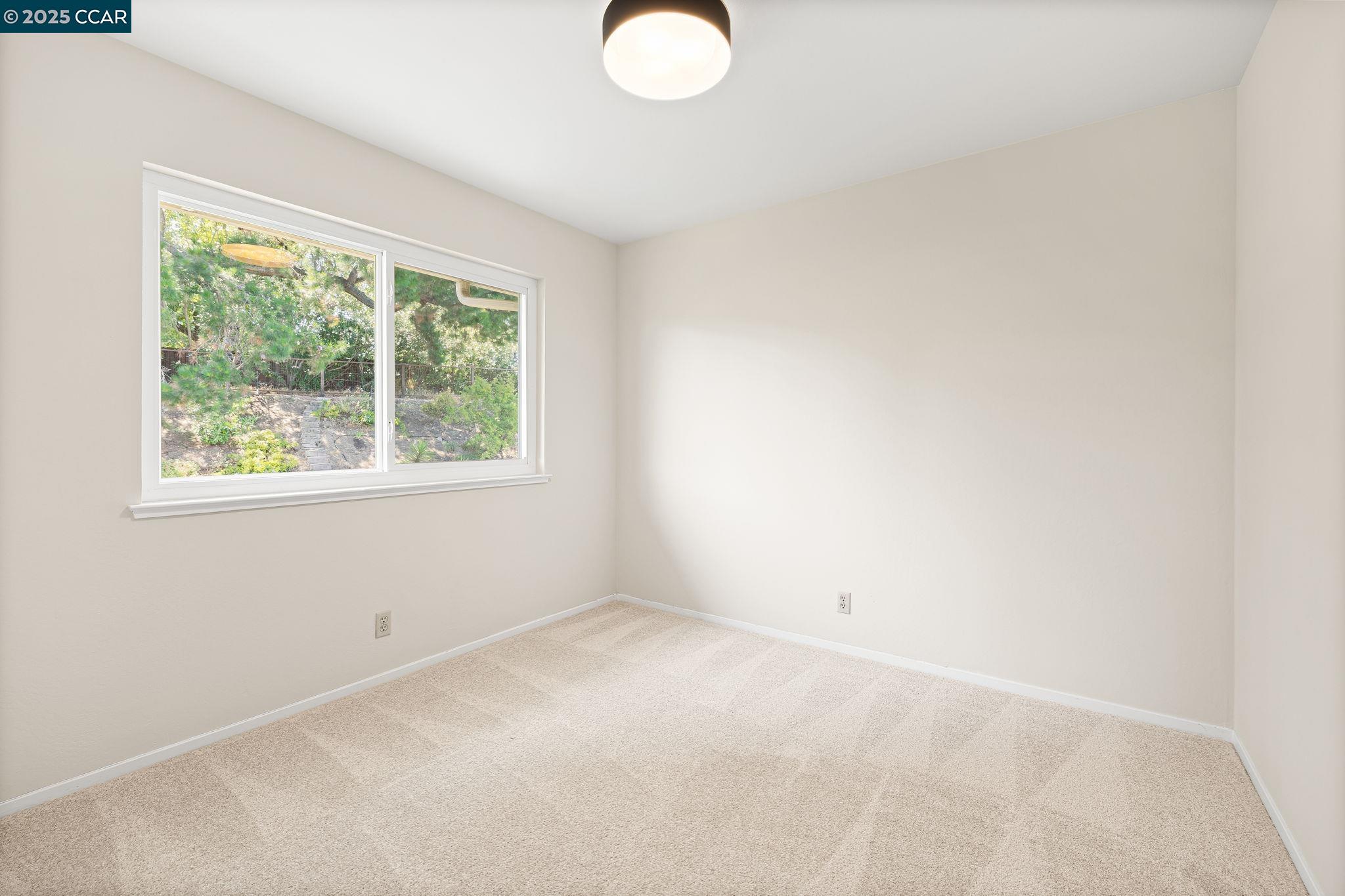 Detail Gallery Image 17 of 29 For 2325 Lariat Ln, Walnut Creek,  CA 94596 - 5 Beds | 3/1 Baths