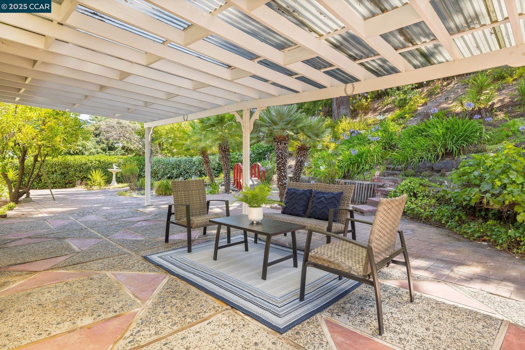 Detail Gallery Image 23 of 29 For 2325 Lariat Ln, Walnut Creek,  CA 94596 - 5 Beds | 3/1 Baths