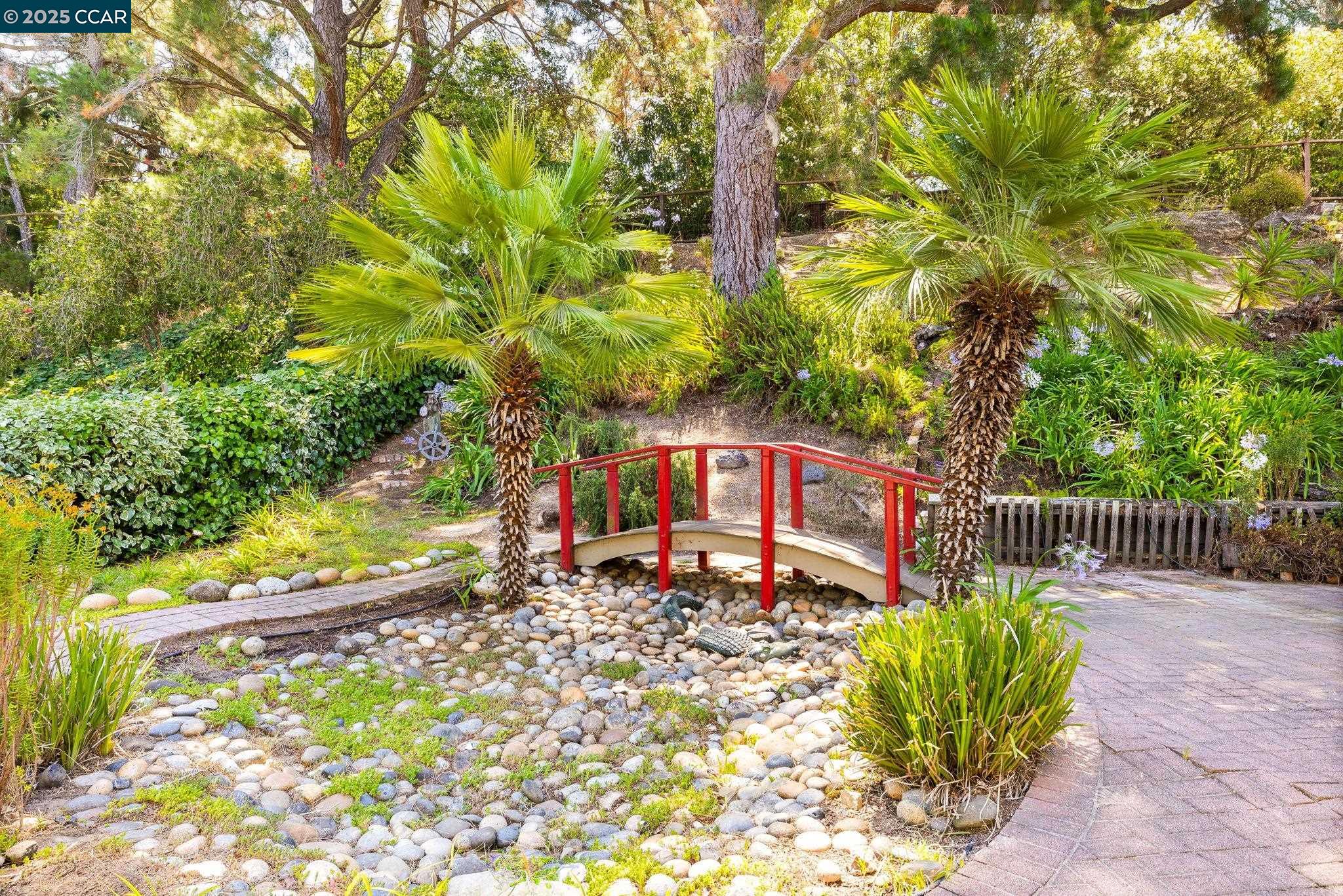 Detail Gallery Image 24 of 29 For 2325 Lariat Ln, Walnut Creek,  CA 94596 - 5 Beds | 3/1 Baths