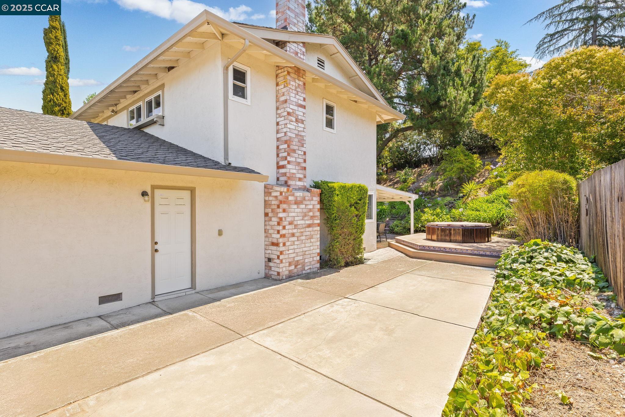 Detail Gallery Image 26 of 29 For 2325 Lariat Ln, Walnut Creek,  CA 94596 - 5 Beds | 3/1 Baths
