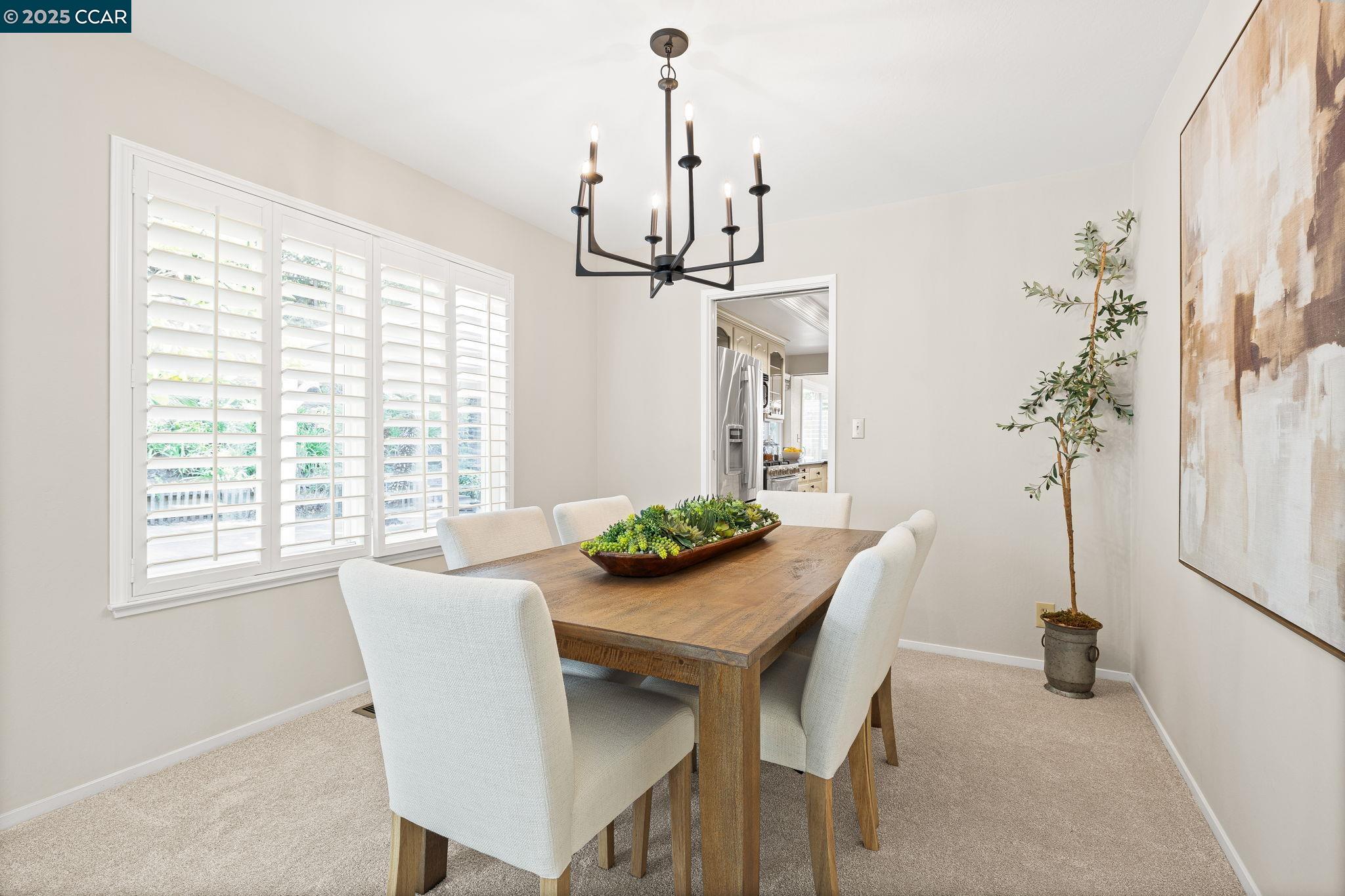 Detail Gallery Image 4 of 29 For 2325 Lariat Ln, Walnut Creek,  CA 94596 - 5 Beds | 3/1 Baths