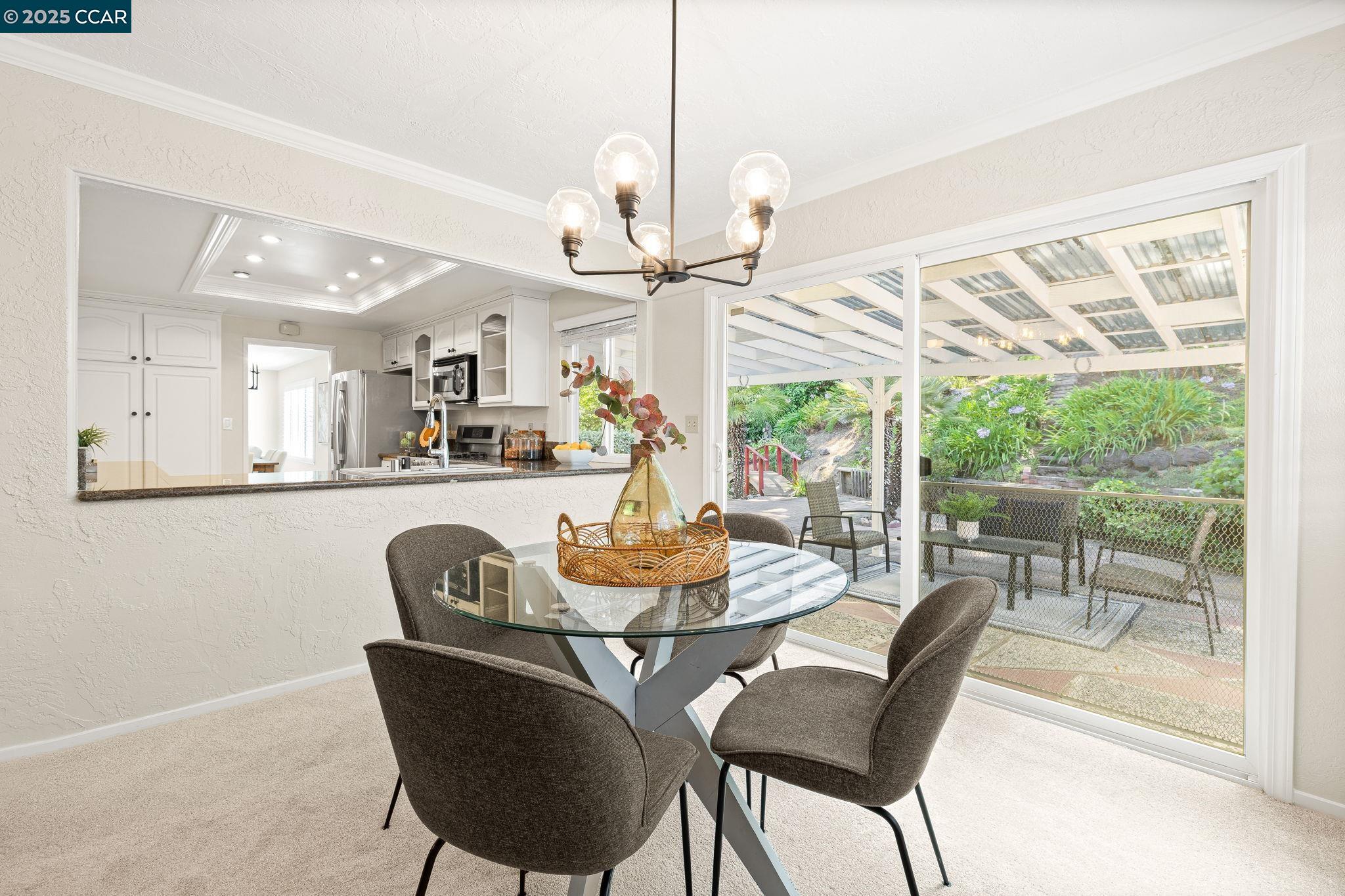 Detail Gallery Image 7 of 29 For 2325 Lariat Ln, Walnut Creek,  CA 94596 - 5 Beds | 3/1 Baths