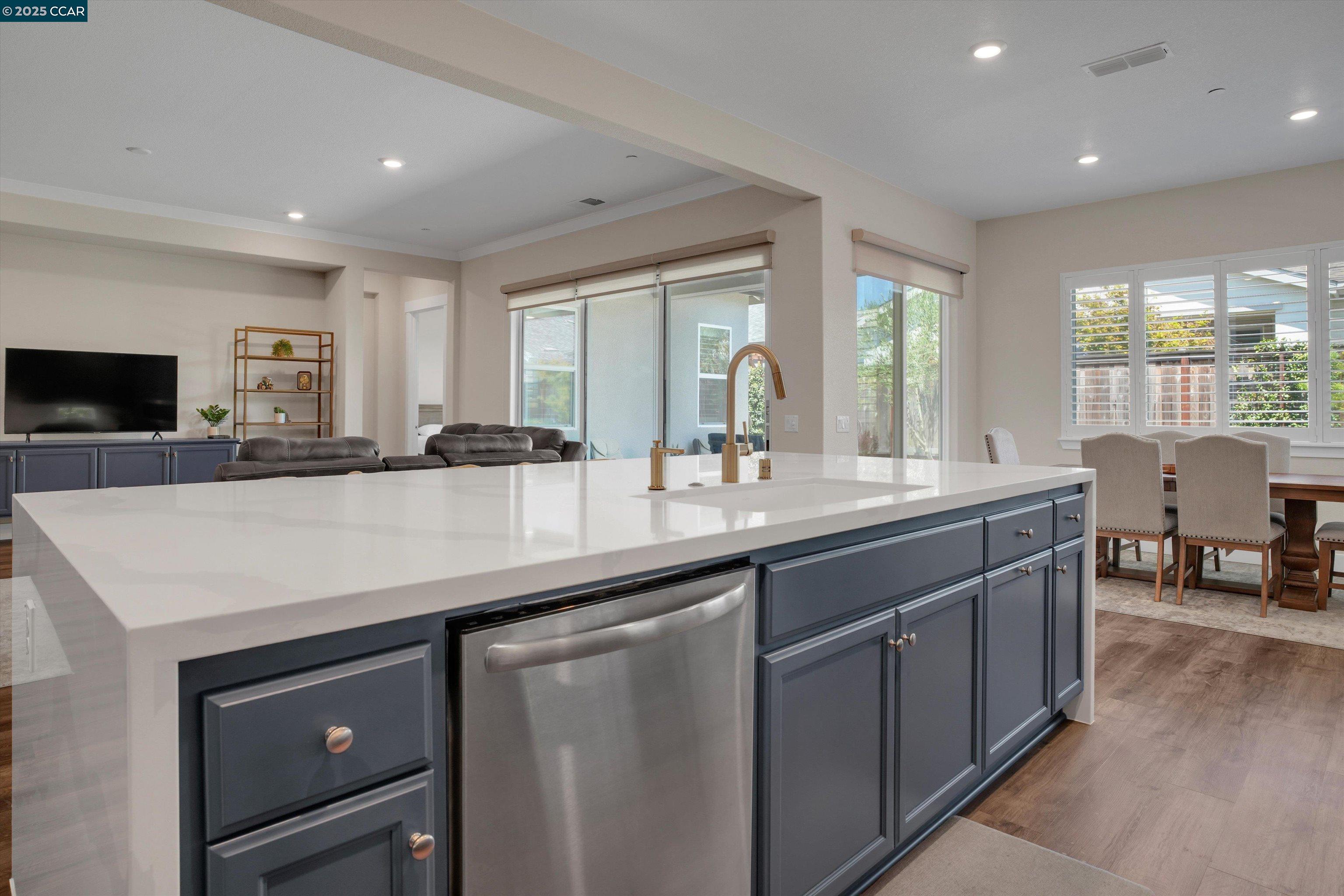 Detail Gallery Image 7 of 29 For 701 Victoria Drive, Manteca,  CA 95336-4419 - 2 Beds | 2/1 Baths