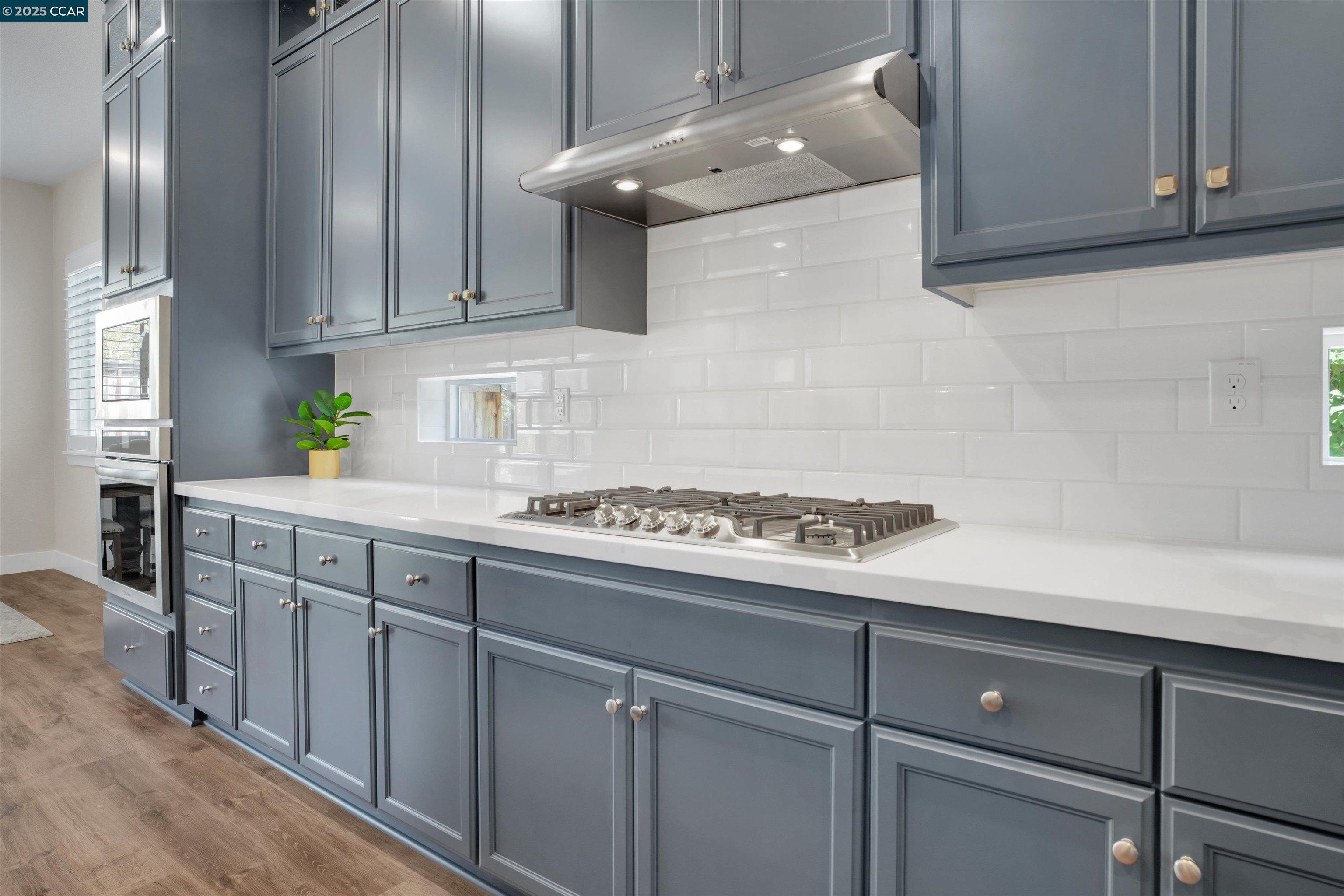 Detail Gallery Image 9 of 29 For 701 Victoria Drive, Manteca,  CA 95336-4419 - 2 Beds | 2/1 Baths