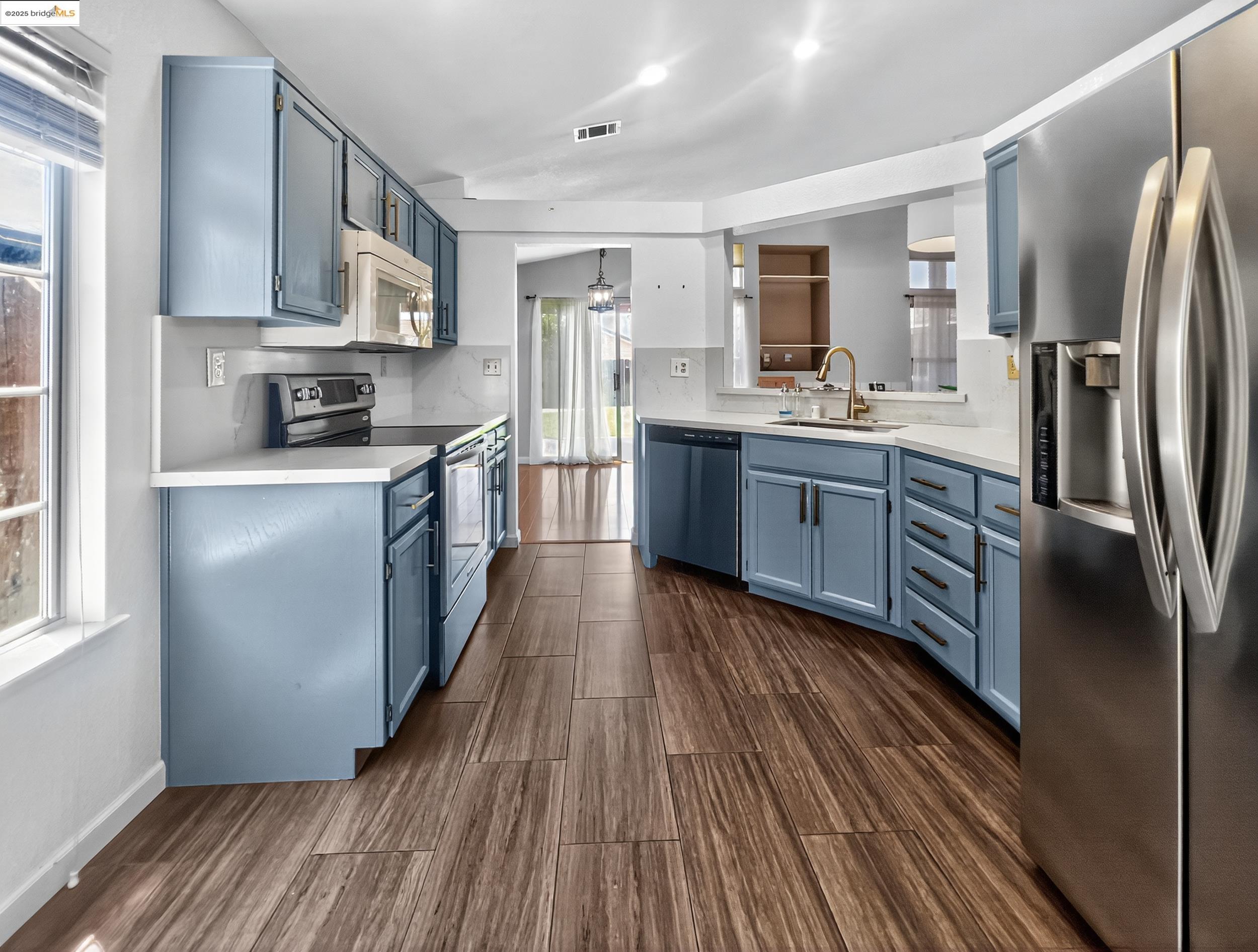 Detail Gallery Image 11 of 30 For 5140 Homestead Way, Antioch,  CA 94531 - 3 Beds | 2 Baths
