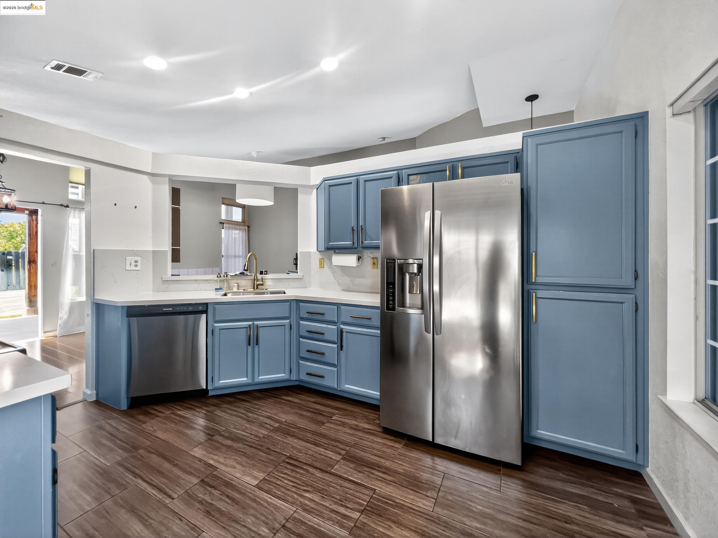 Detail Gallery Image 12 of 30 For 5140 Homestead Way, Antioch,  CA 94531 - 3 Beds | 2 Baths