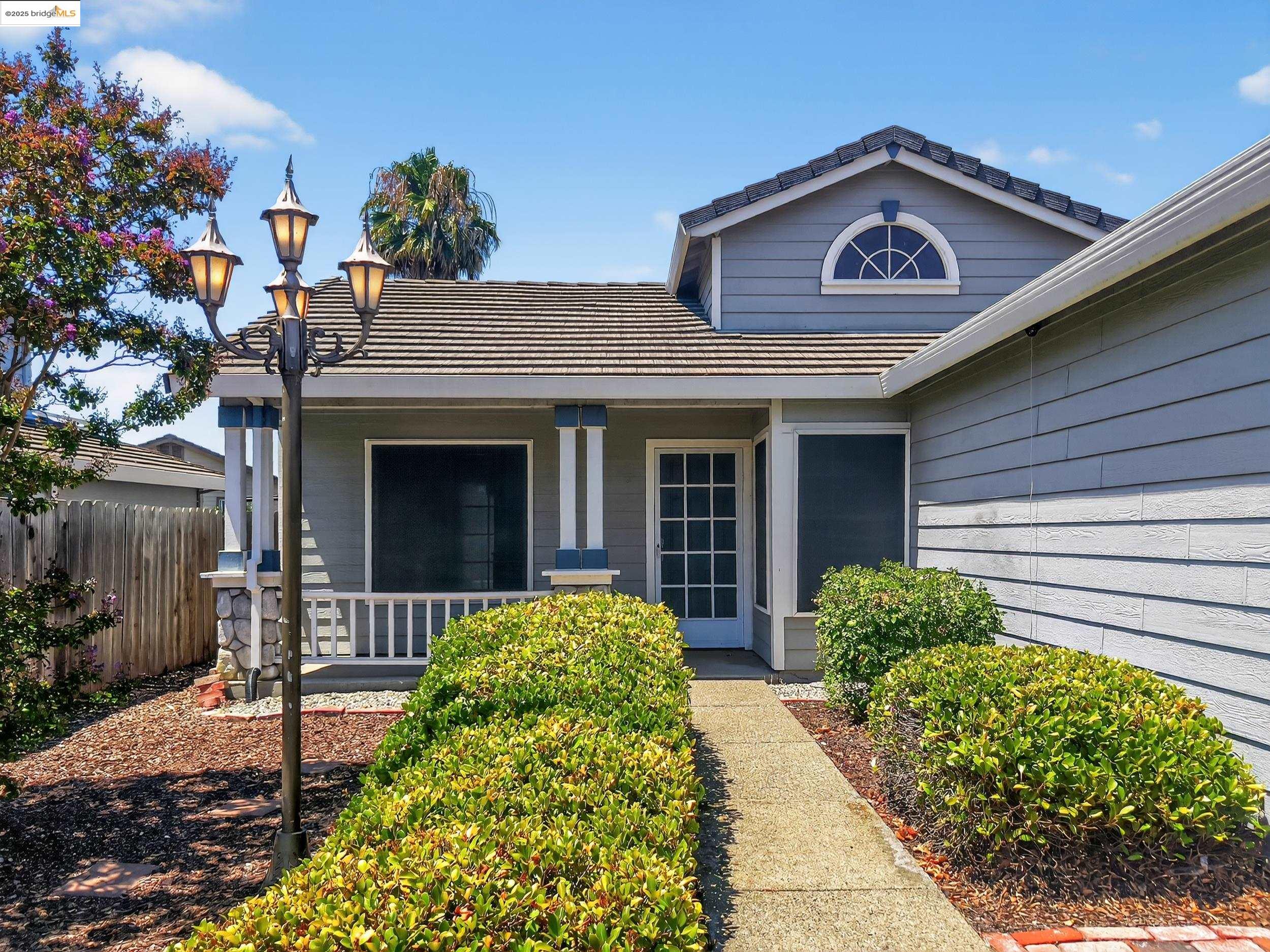 Detail Gallery Image 4 of 30 For 5140 Homestead Way, Antioch,  CA 94531 - 3 Beds | 2 Baths