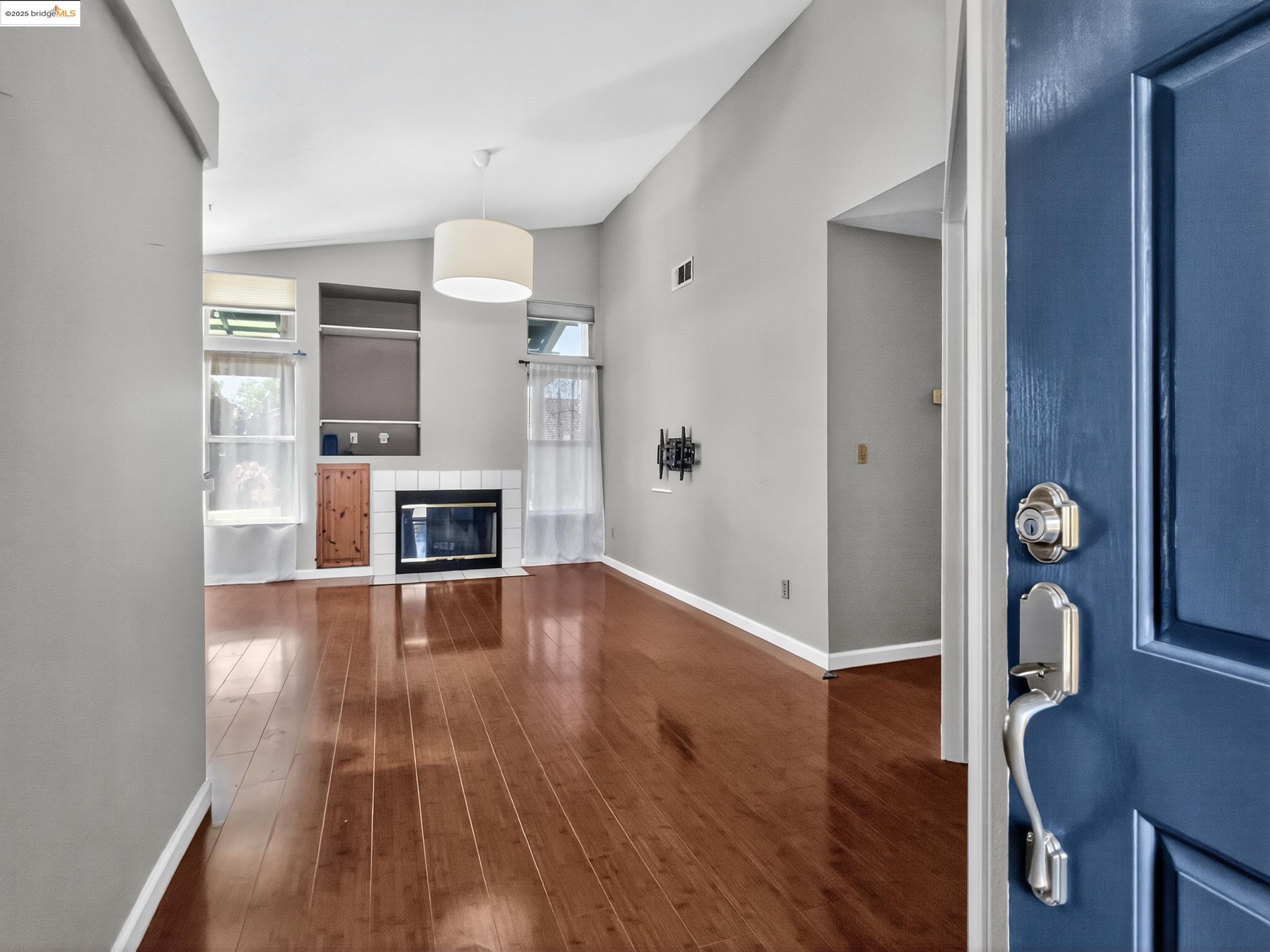 Detail Gallery Image 5 of 30 For 5140 Homestead Way, Antioch,  CA 94531 - 3 Beds | 2 Baths