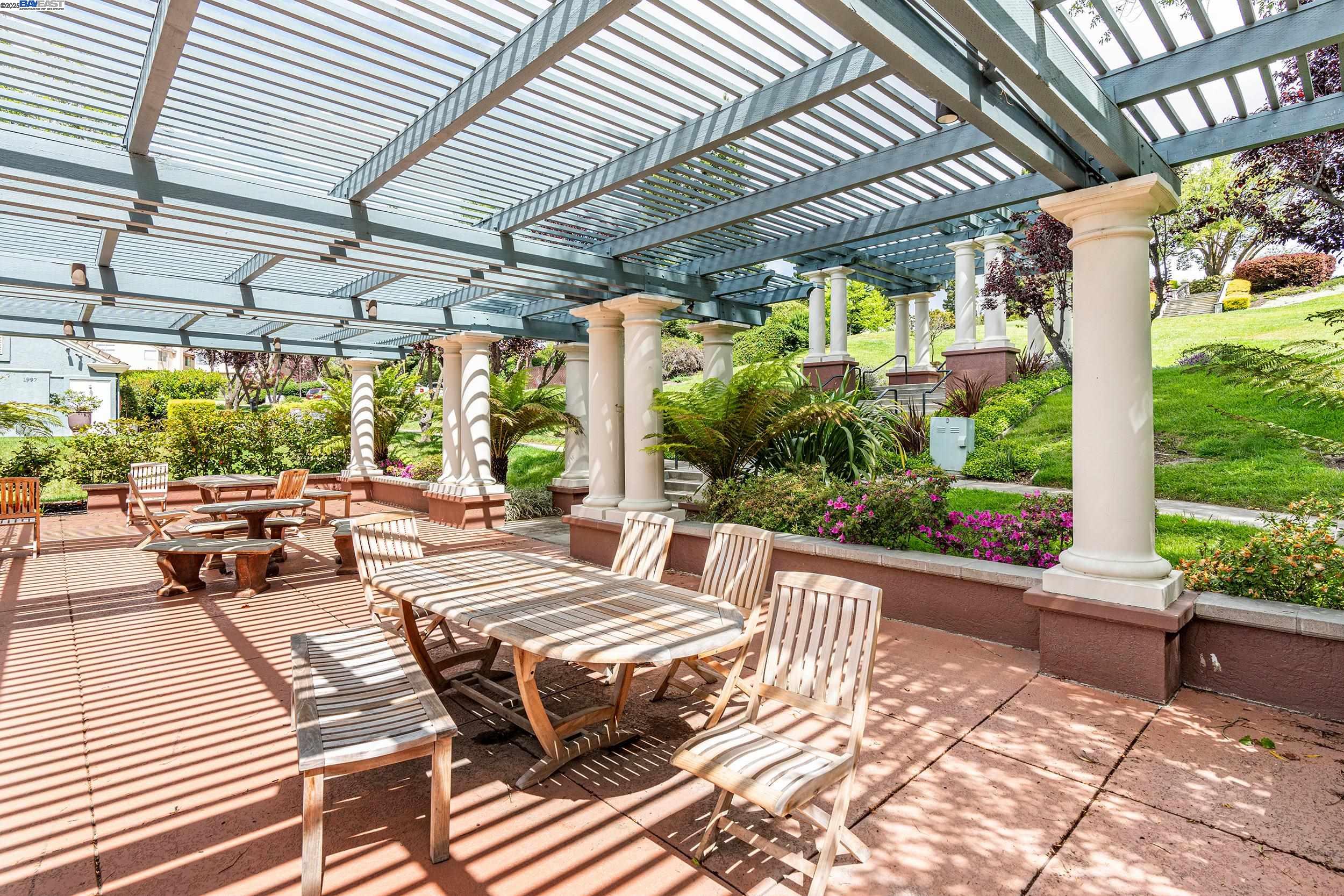 Detail Gallery Image 24 of 36 For 4009 W Lakeshore, San Ramon,  CA 94582 - 3 Beds | 2/1 Baths