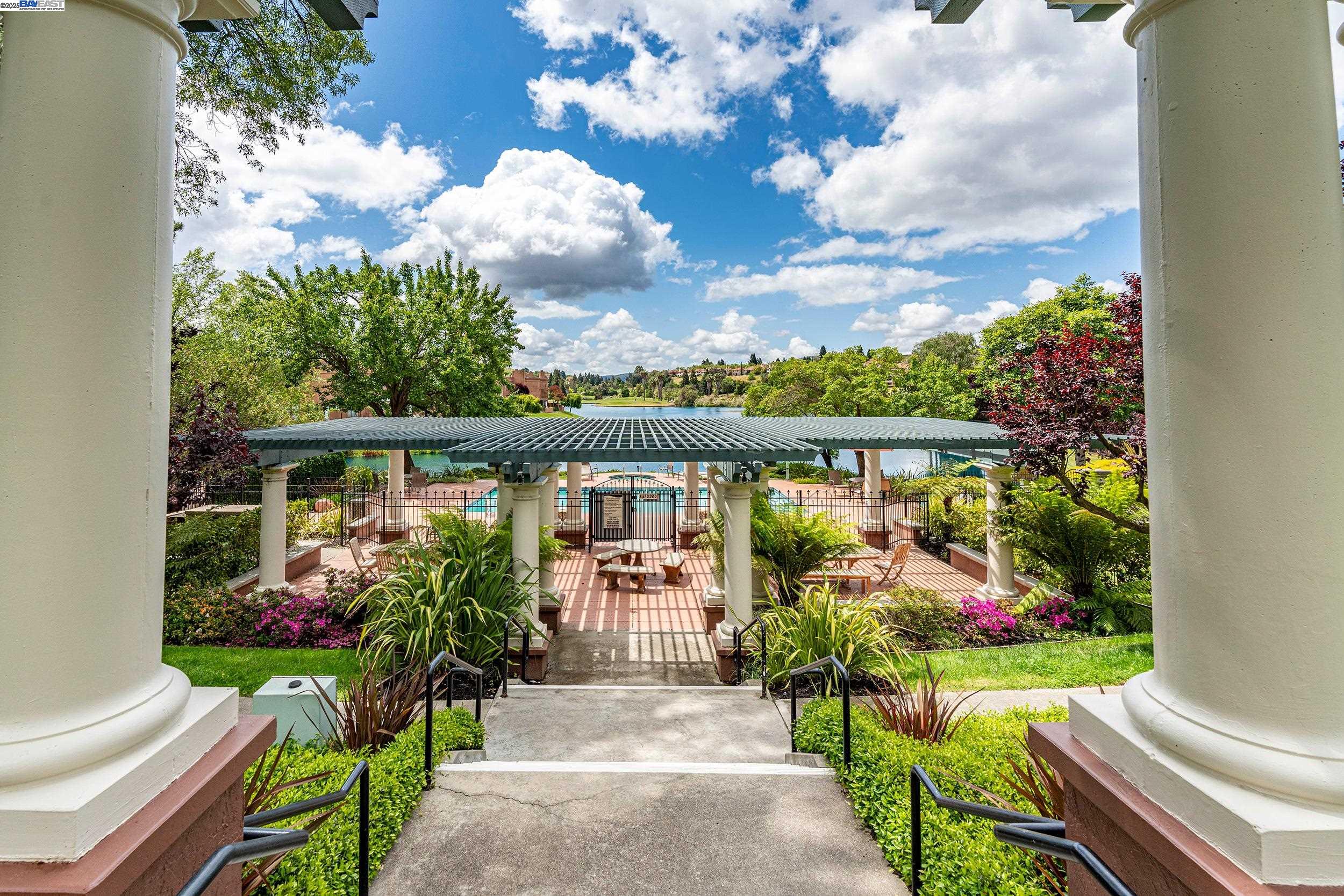 Detail Gallery Image 25 of 36 For 4009 W Lakeshore, San Ramon,  CA 94582 - 3 Beds | 2/1 Baths