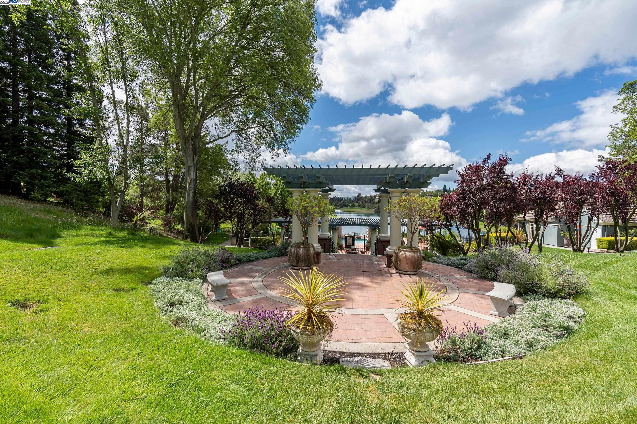Detail Gallery Image 26 of 36 For 4009 W Lakeshore, San Ramon,  CA 94582 - 3 Beds | 2/1 Baths