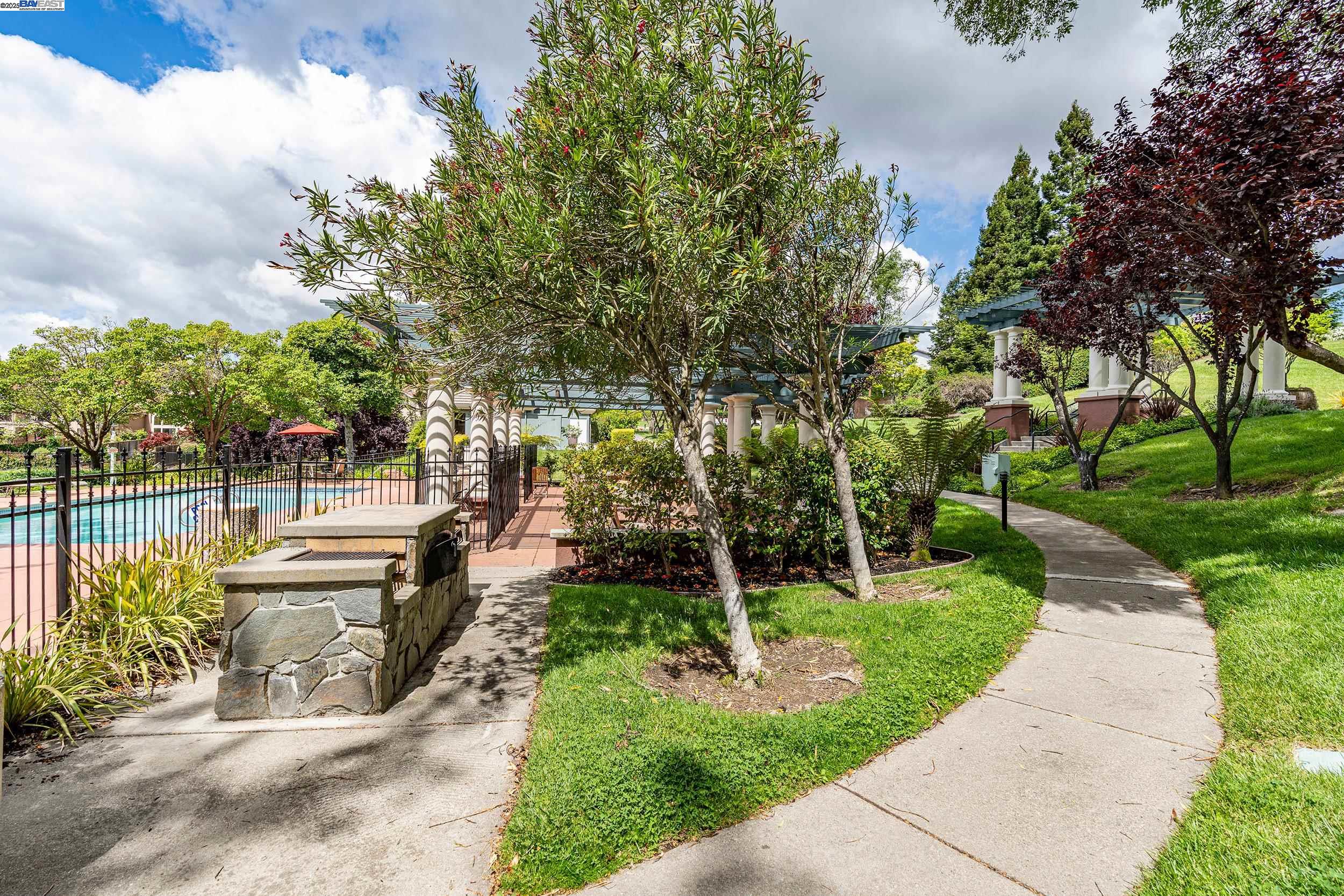 Detail Gallery Image 28 of 36 For 4009 W Lakeshore, San Ramon,  CA 94582 - 3 Beds | 2/1 Baths