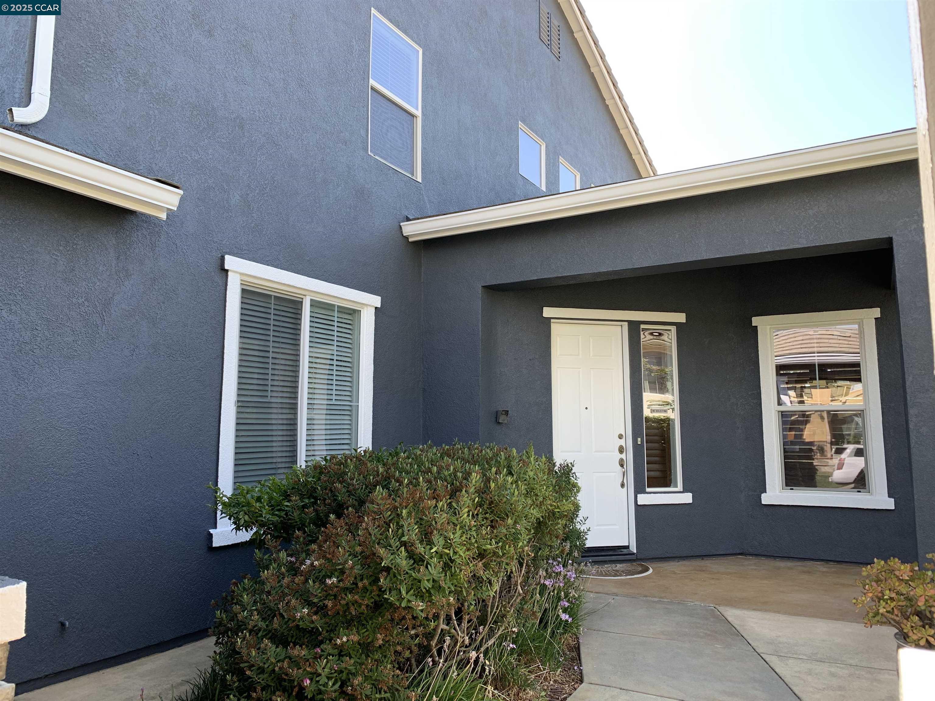 Detail Gallery Image 3 of 26 For 331 Ring Neck St, American Canyon,  CA 94503 - 4 Beds | 2/1 Baths