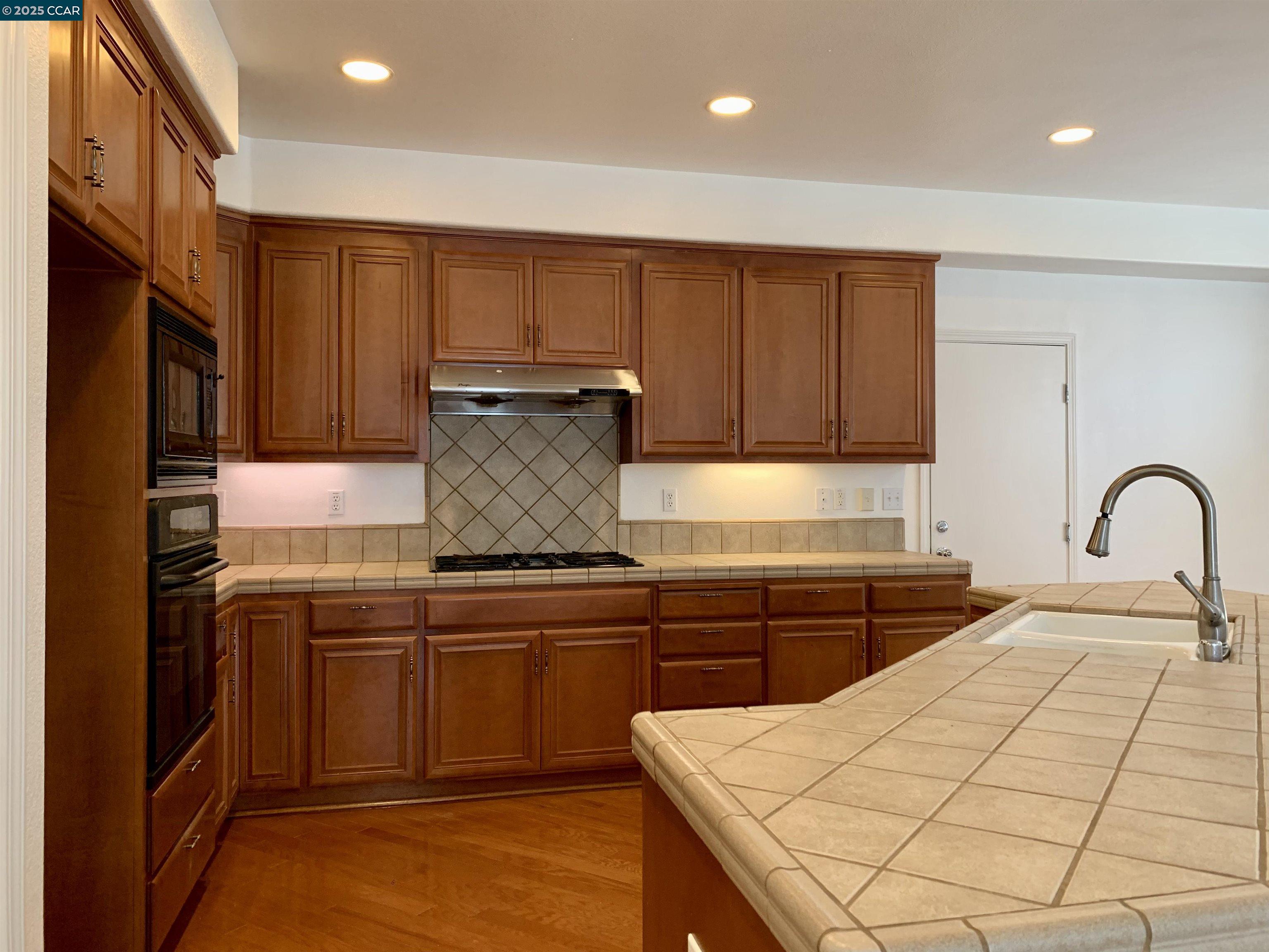 Detail Gallery Image 10 of 26 For 331 Ring Neck St, American Canyon,  CA 94503 - 4 Beds | 2/1 Baths