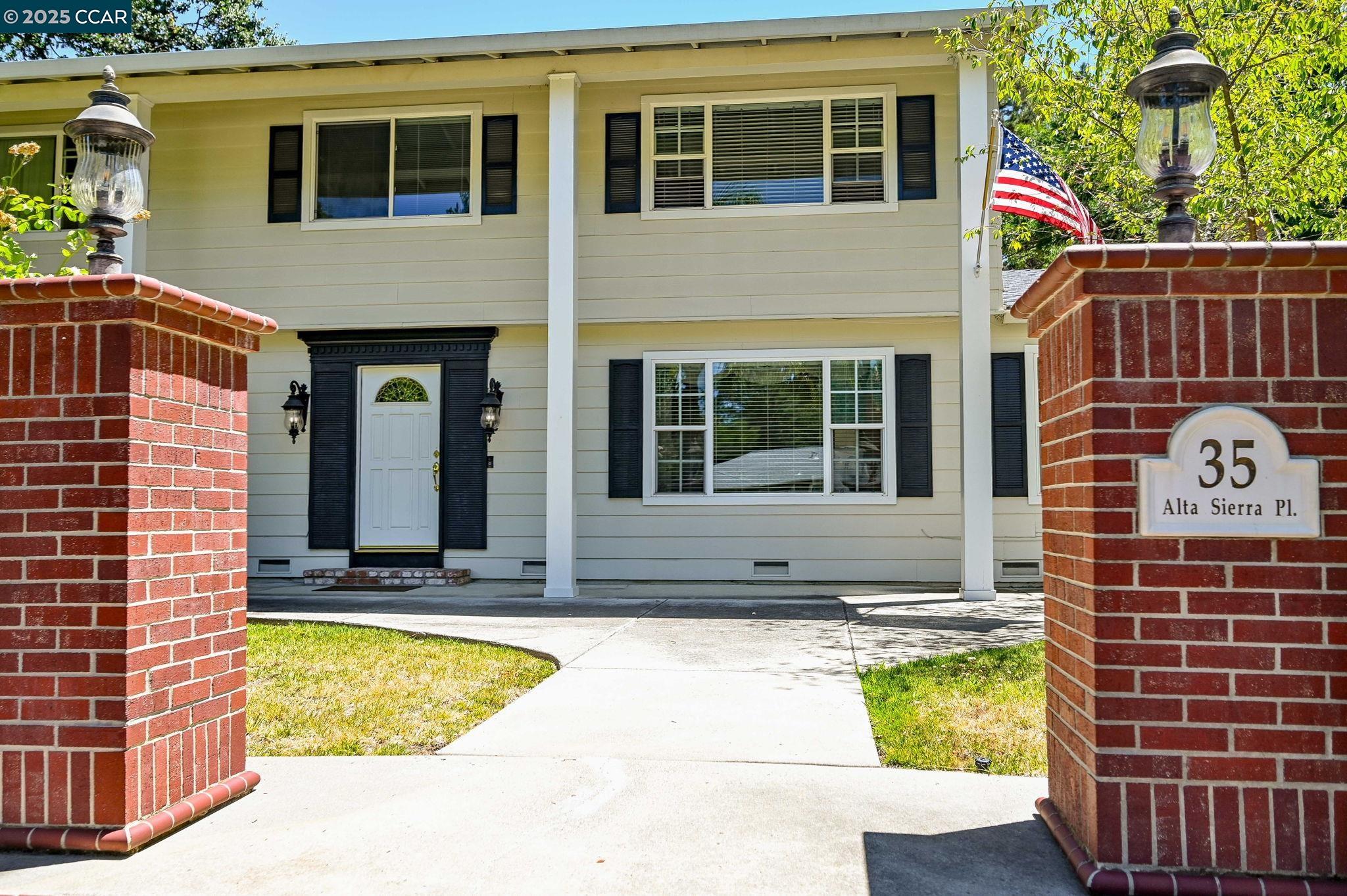 Detail Gallery Image 2 of 39 For 35 Alta Sierra Pl, Alamo,  CA 94507 - 4 Beds | 2/1 Baths