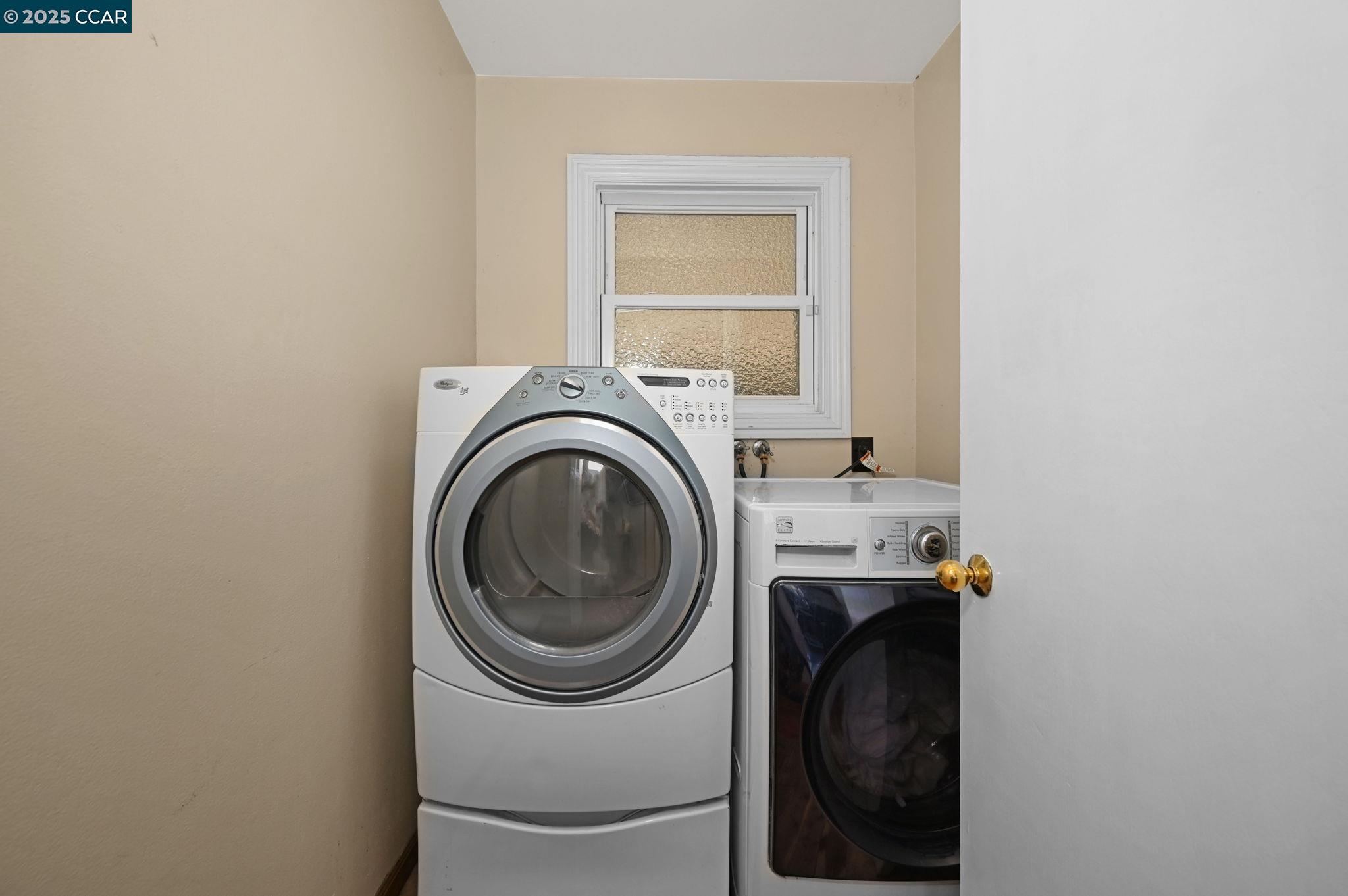 Detail Gallery Image 13 of 39 For 35 Alta Sierra Pl, Alamo,  CA 94507 - 4 Beds | 2/1 Baths