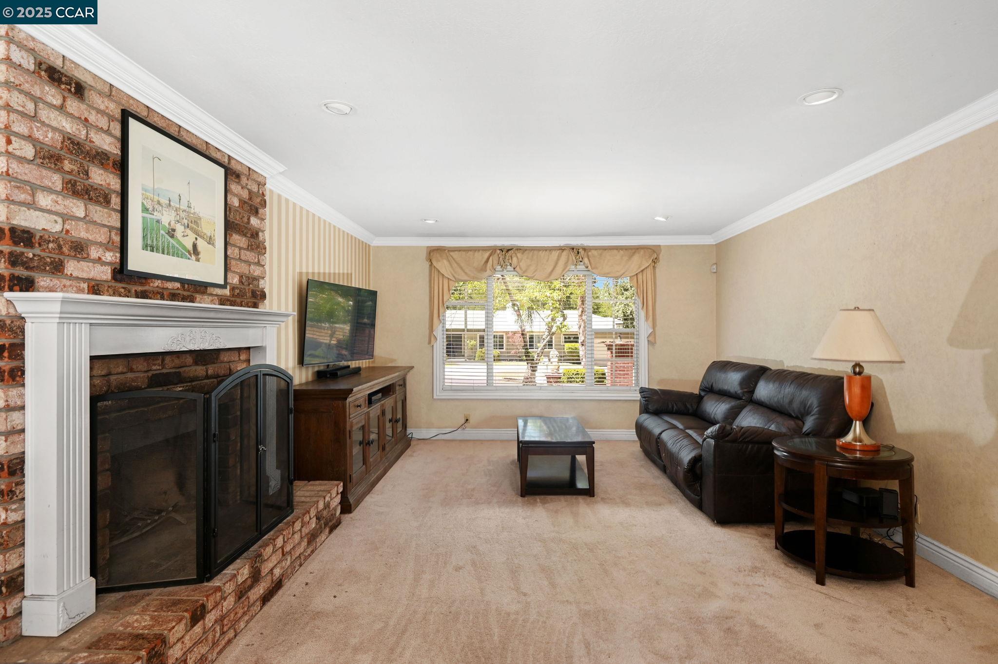 Detail Gallery Image 15 of 39 For 35 Alta Sierra Pl, Alamo,  CA 94507 - 4 Beds | 2/1 Baths
