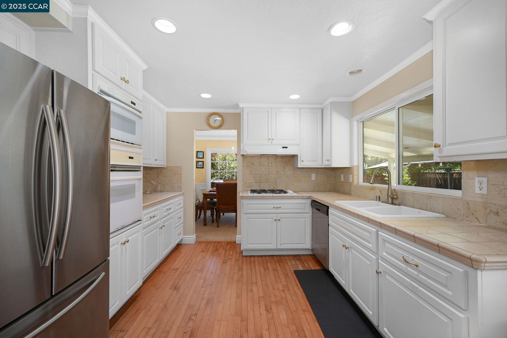 Detail Gallery Image 9 of 39 For 35 Alta Sierra Pl, Alamo,  CA 94507 - 4 Beds | 2/1 Baths