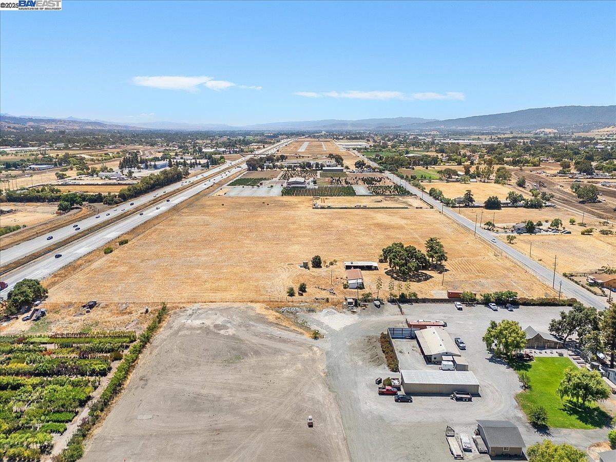 Detail Gallery Image 6 of 55 For 13690 Murphy Ave #E, San Martin,  CA 95046 - – Beds | – Baths
