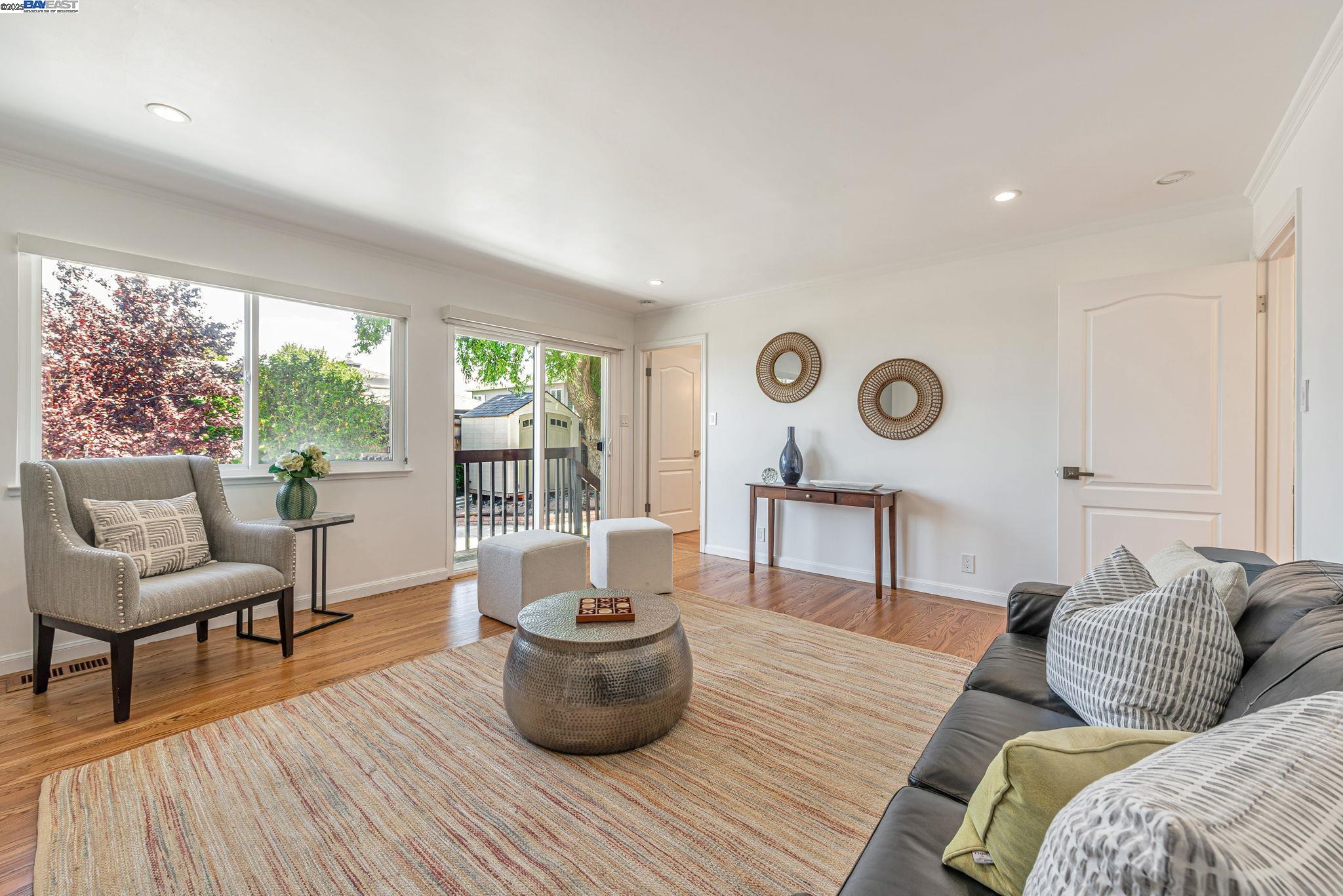 Detail Gallery Image 11 of 47 For 328 Midvale Ave, San Mateo,  CA 94403 - 5 Beds | 4 Baths