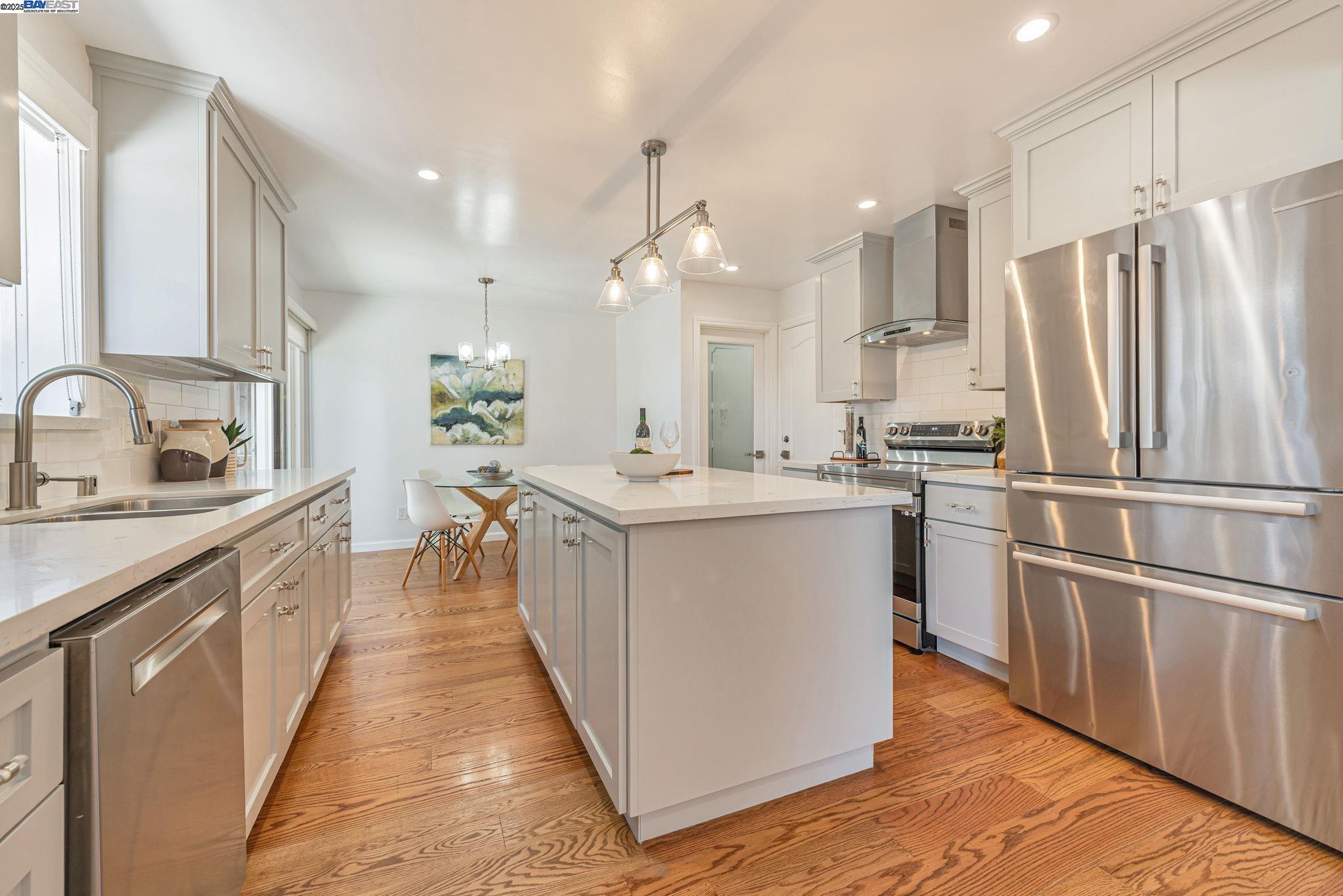 Detail Gallery Image 13 of 47 For 328 Midvale Ave, San Mateo,  CA 94403 - 5 Beds | 4 Baths