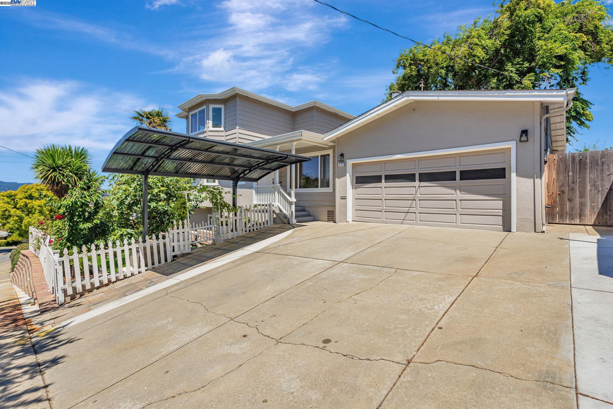 Detail Gallery Image 3 of 47 For 328 Midvale Ave, San Mateo,  CA 94403 - 5 Beds | 4 Baths