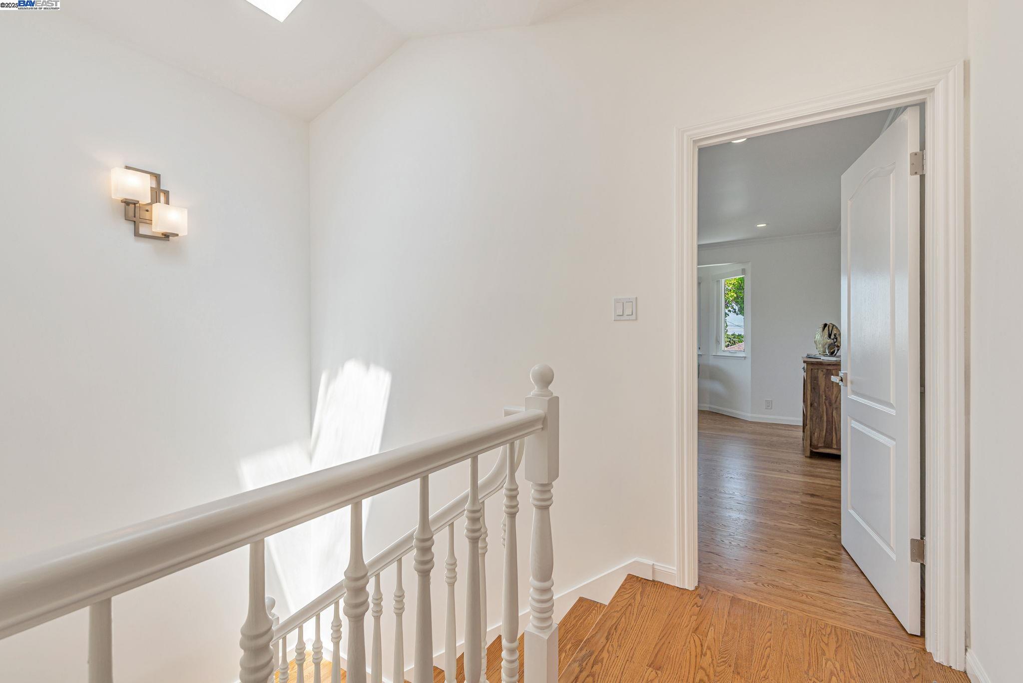 Detail Gallery Image 24 of 47 For 328 Midvale Ave, San Mateo,  CA 94403 - 5 Beds | 4 Baths