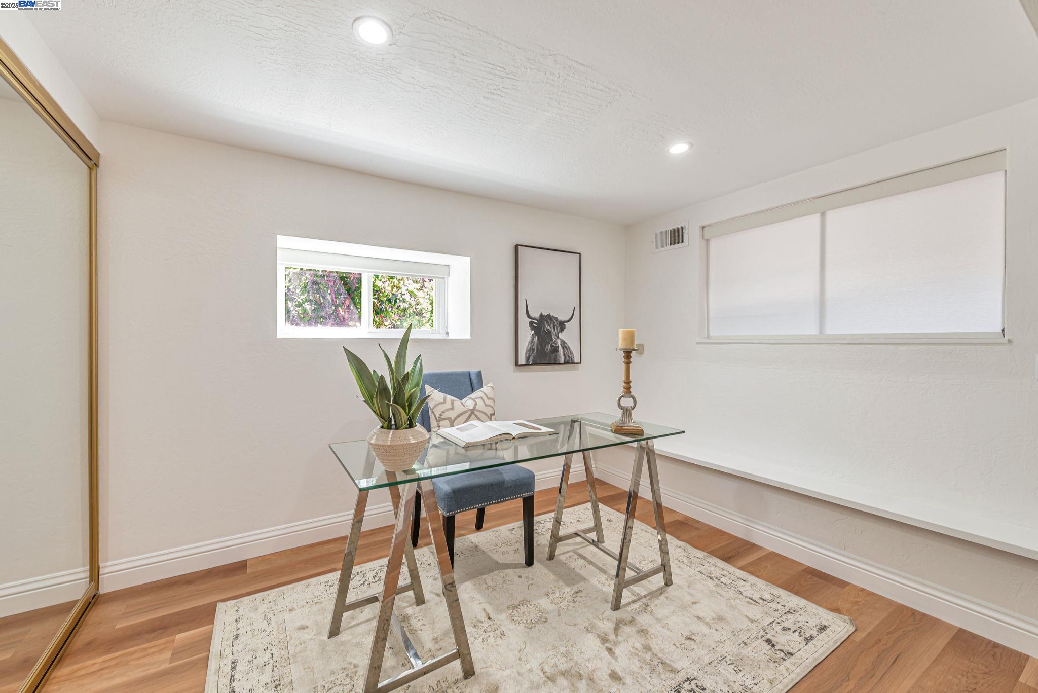 Detail Gallery Image 25 of 47 For 328 Midvale Ave, San Mateo,  CA 94403 - 5 Beds | 4 Baths