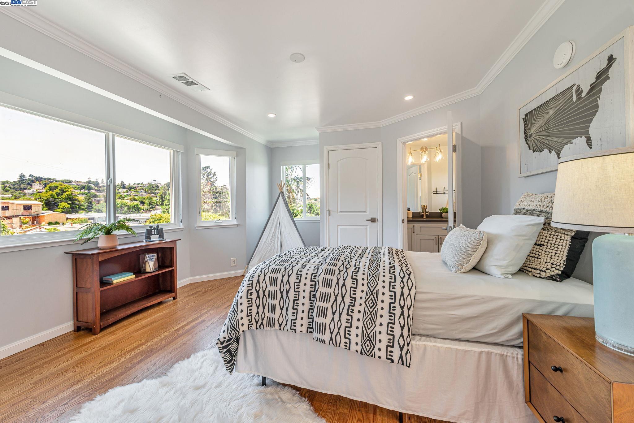 Detail Gallery Image 31 of 47 For 328 Midvale Ave, San Mateo,  CA 94403 - 5 Beds | 4 Baths