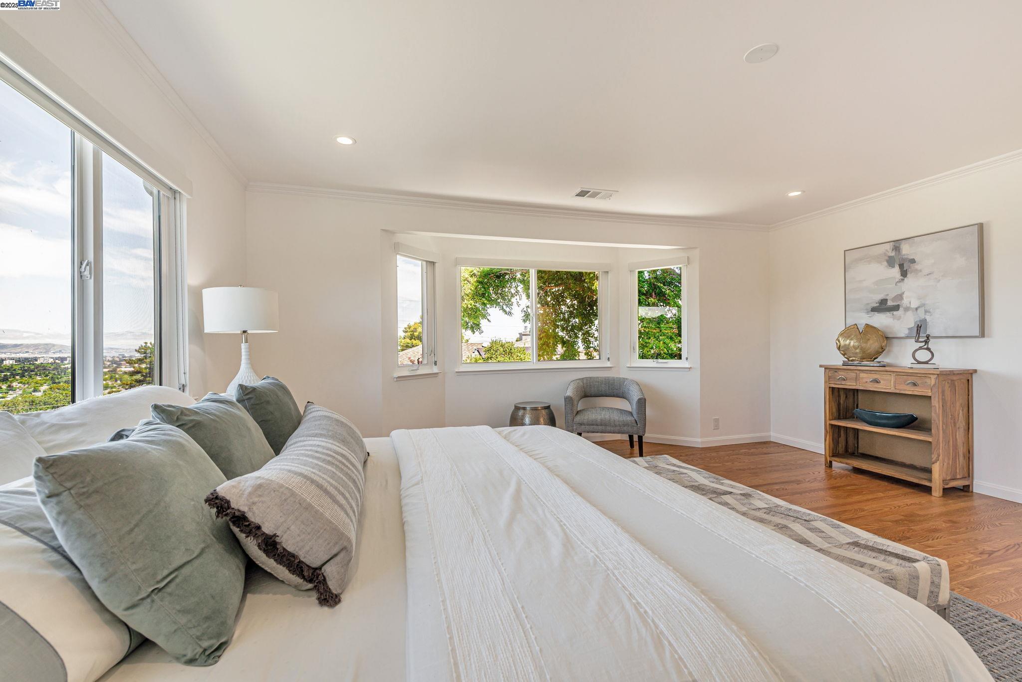 Detail Gallery Image 34 of 47 For 328 Midvale Ave, San Mateo,  CA 94403 - 5 Beds | 4 Baths