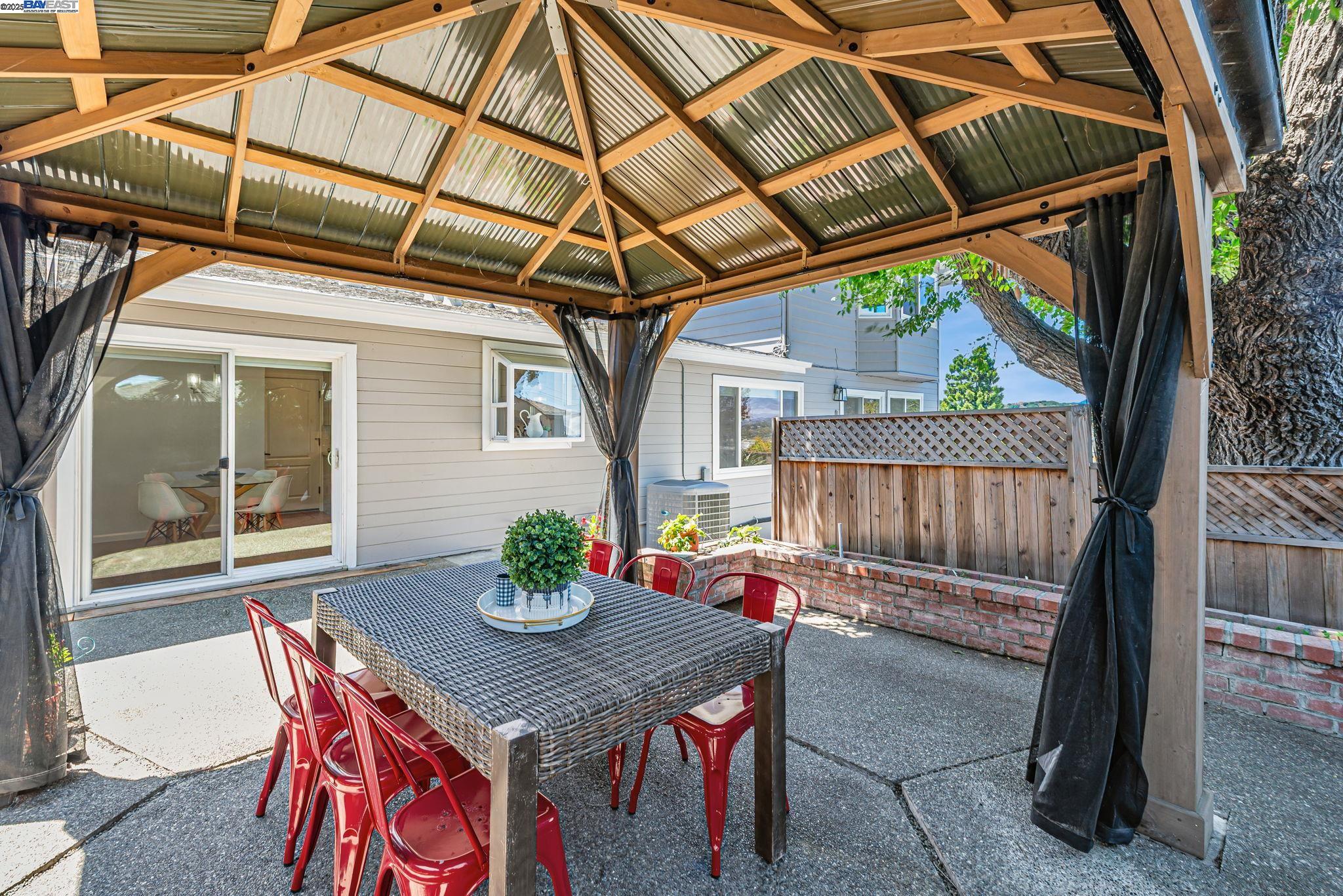 Detail Gallery Image 43 of 47 For 328 Midvale Ave, San Mateo,  CA 94403 - 5 Beds | 4 Baths